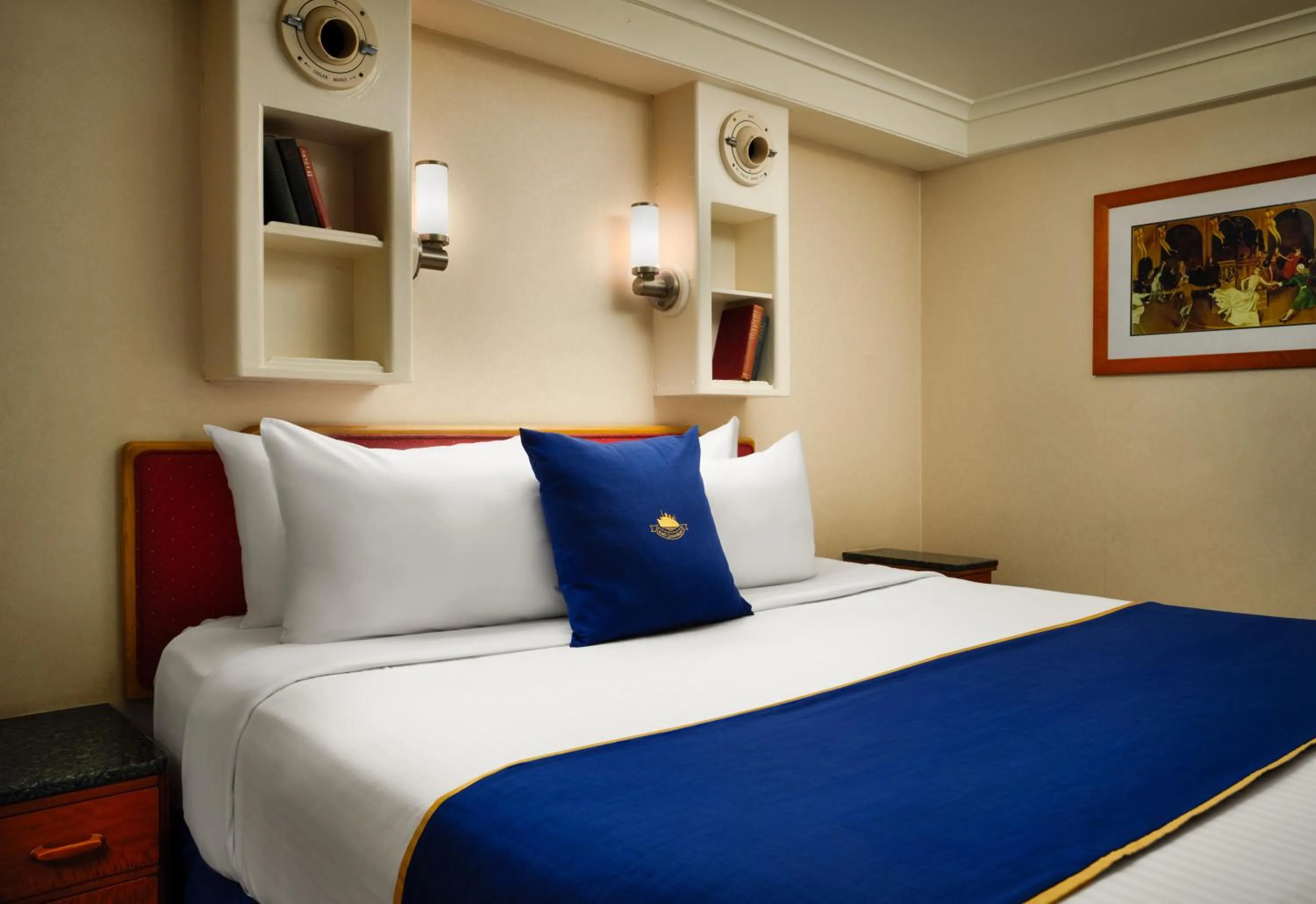 Bedroom, Bed in The Queen Mary