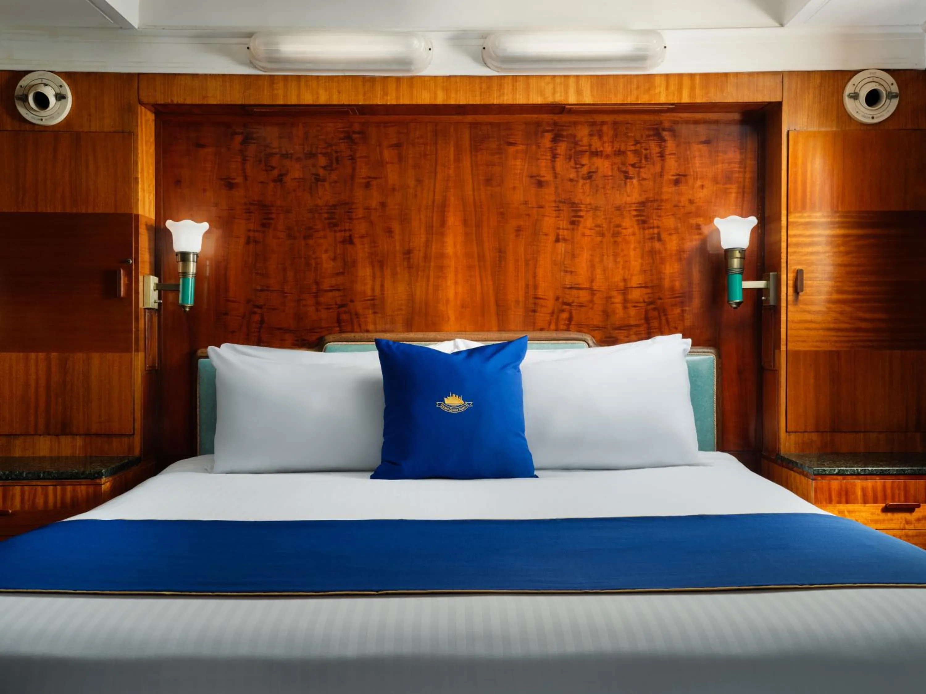 Bed in The Queen Mary