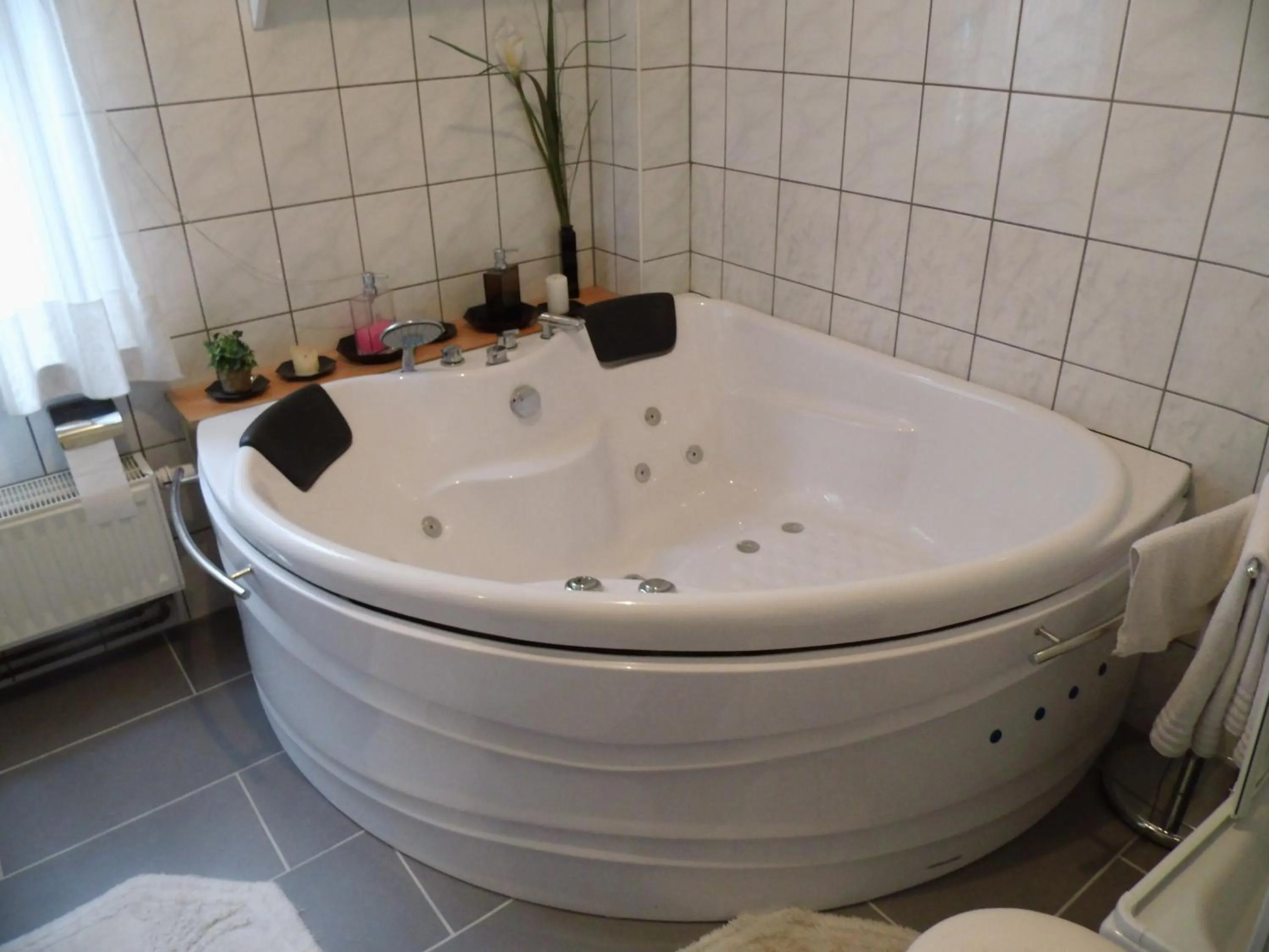 Hot Tub in Villa Bomberg