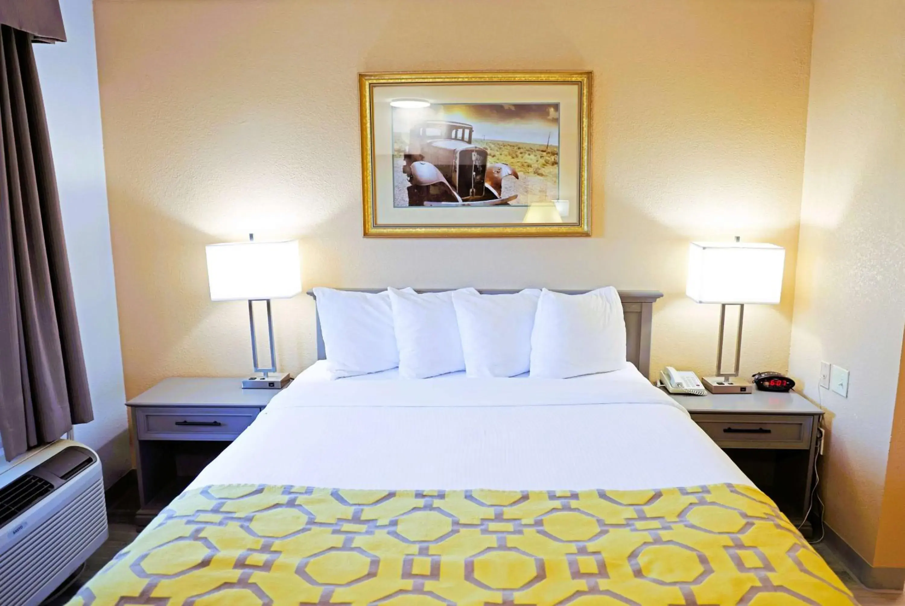 Photo of the whole room, Bed in Baymont by Wyndham Barstow Historic Route 66 Photo of the whole room, Bed in Baymont by Wyndham Barstow Historic Route 66