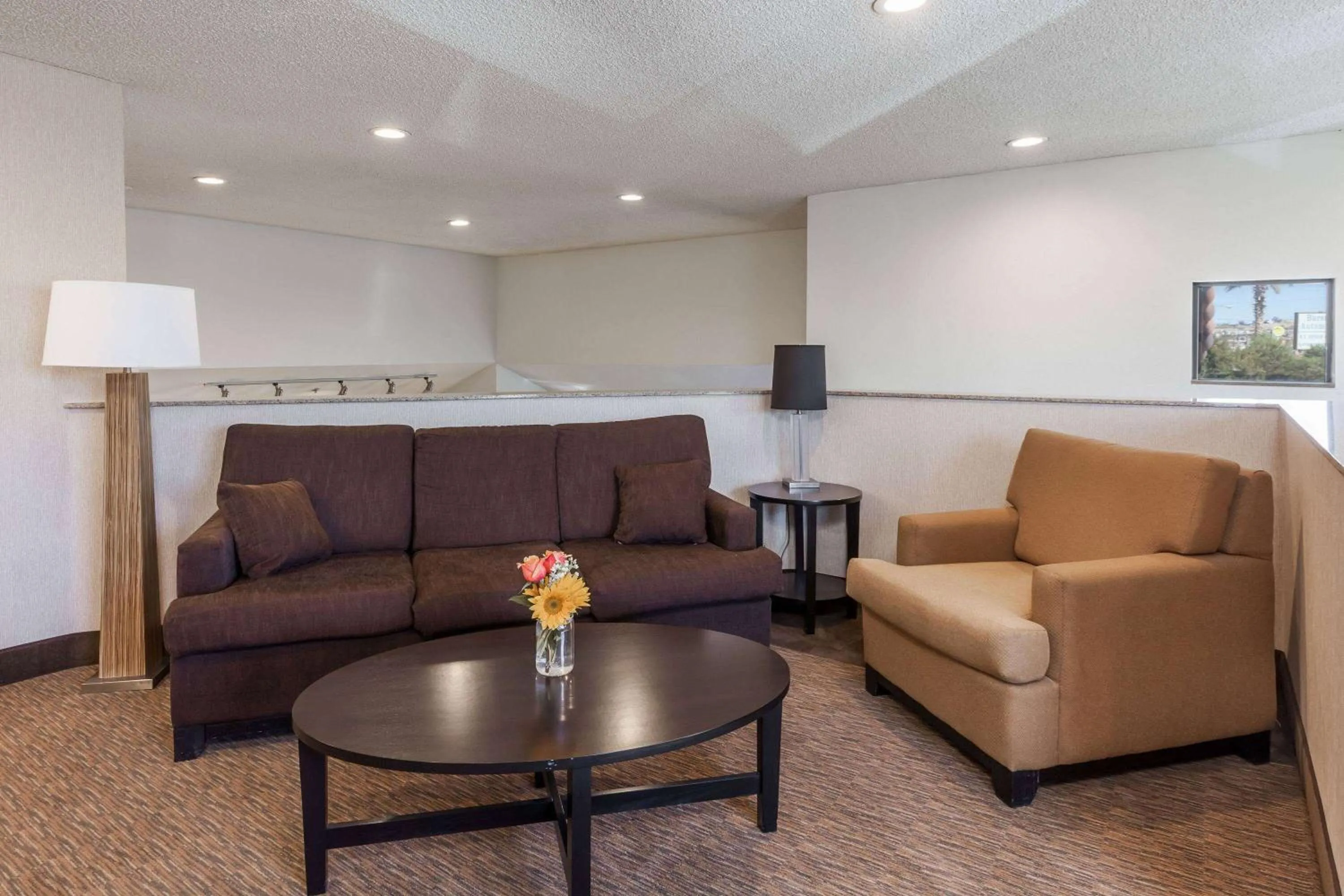 Lobby or reception in Baymont by Wyndham Barstow Historic Route 66