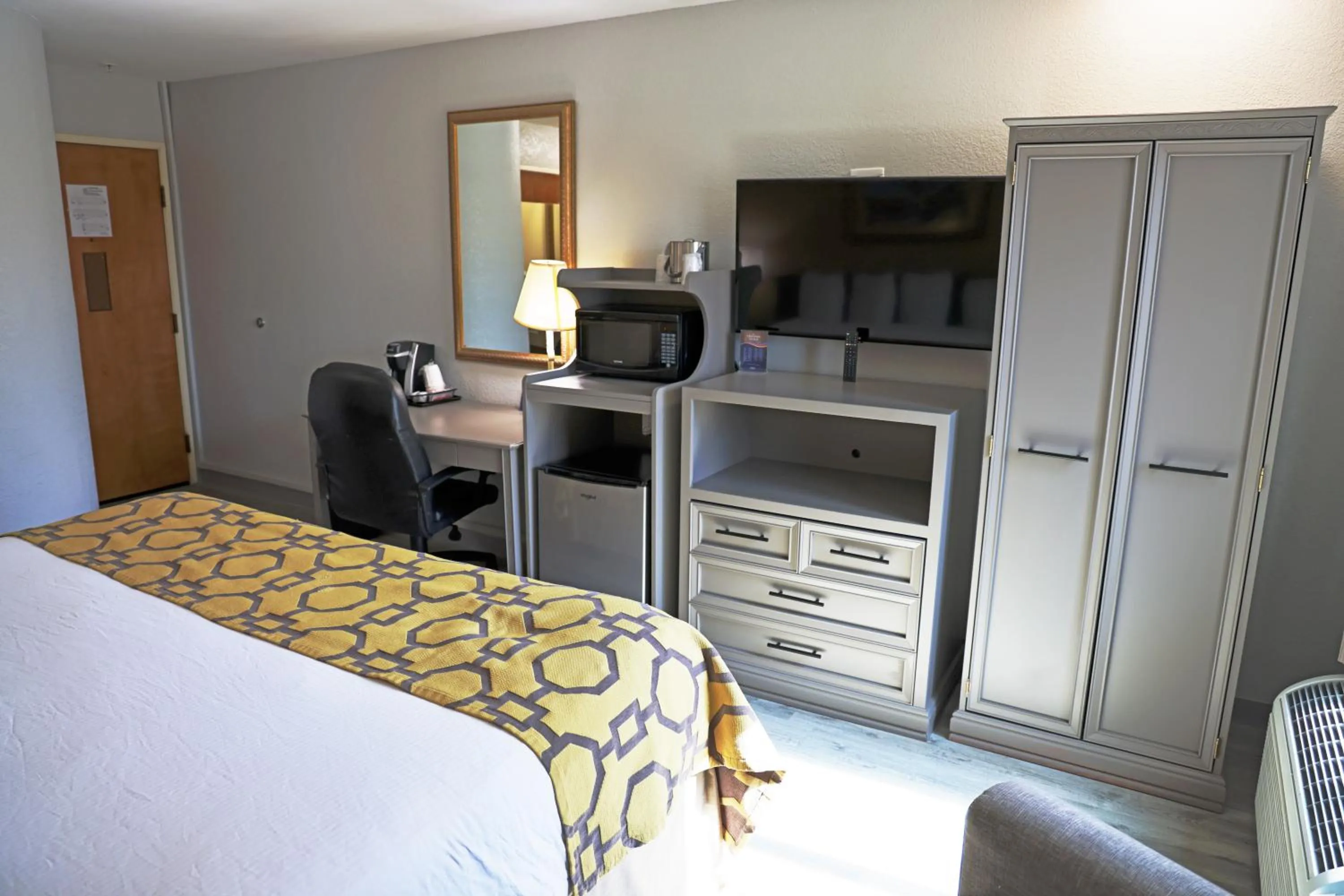 furniture, Bed in Baymont by Wyndham Barstow Historic Route 66