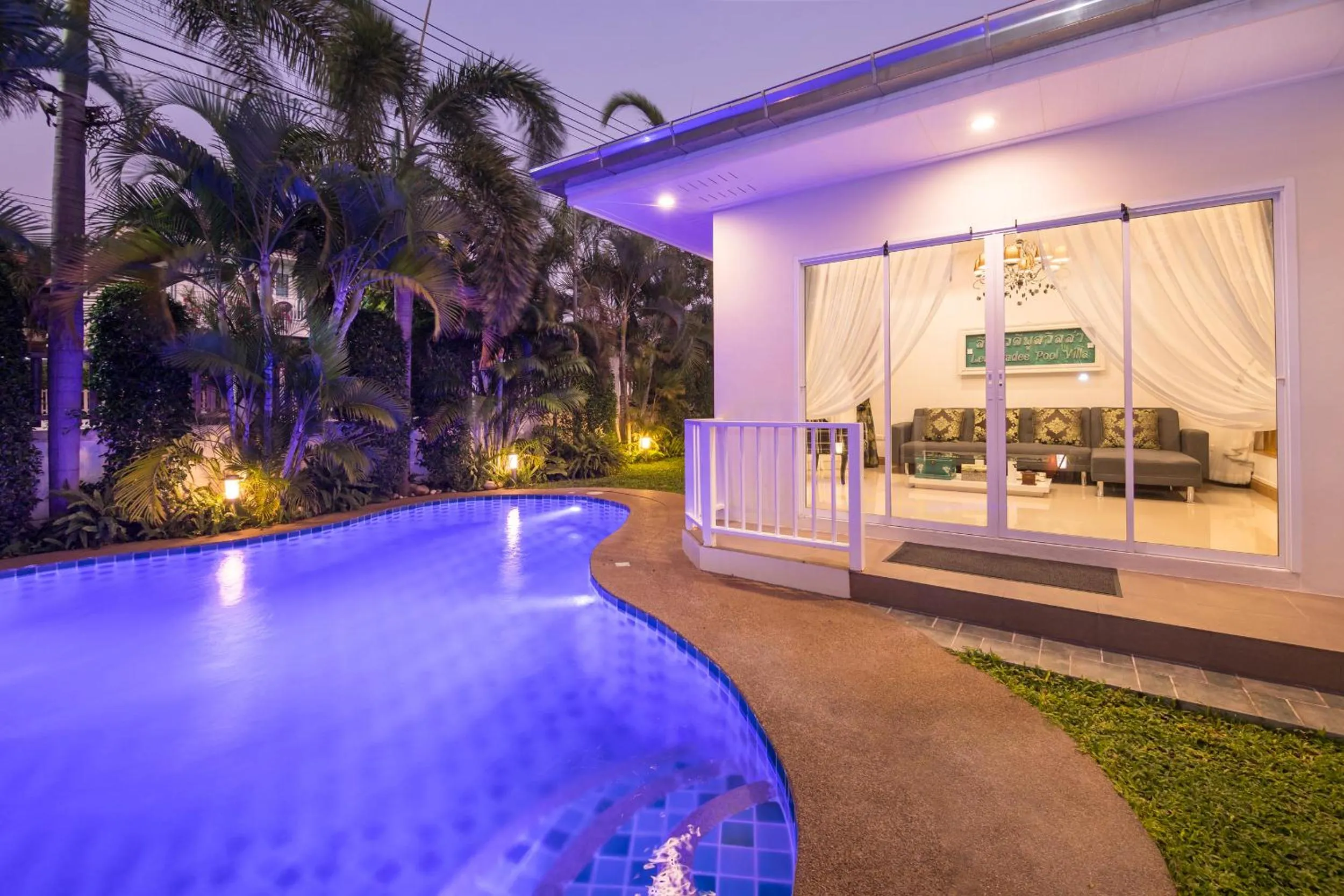 Swimming pool in Leelawadee Pool Villa BBQ&Pool party