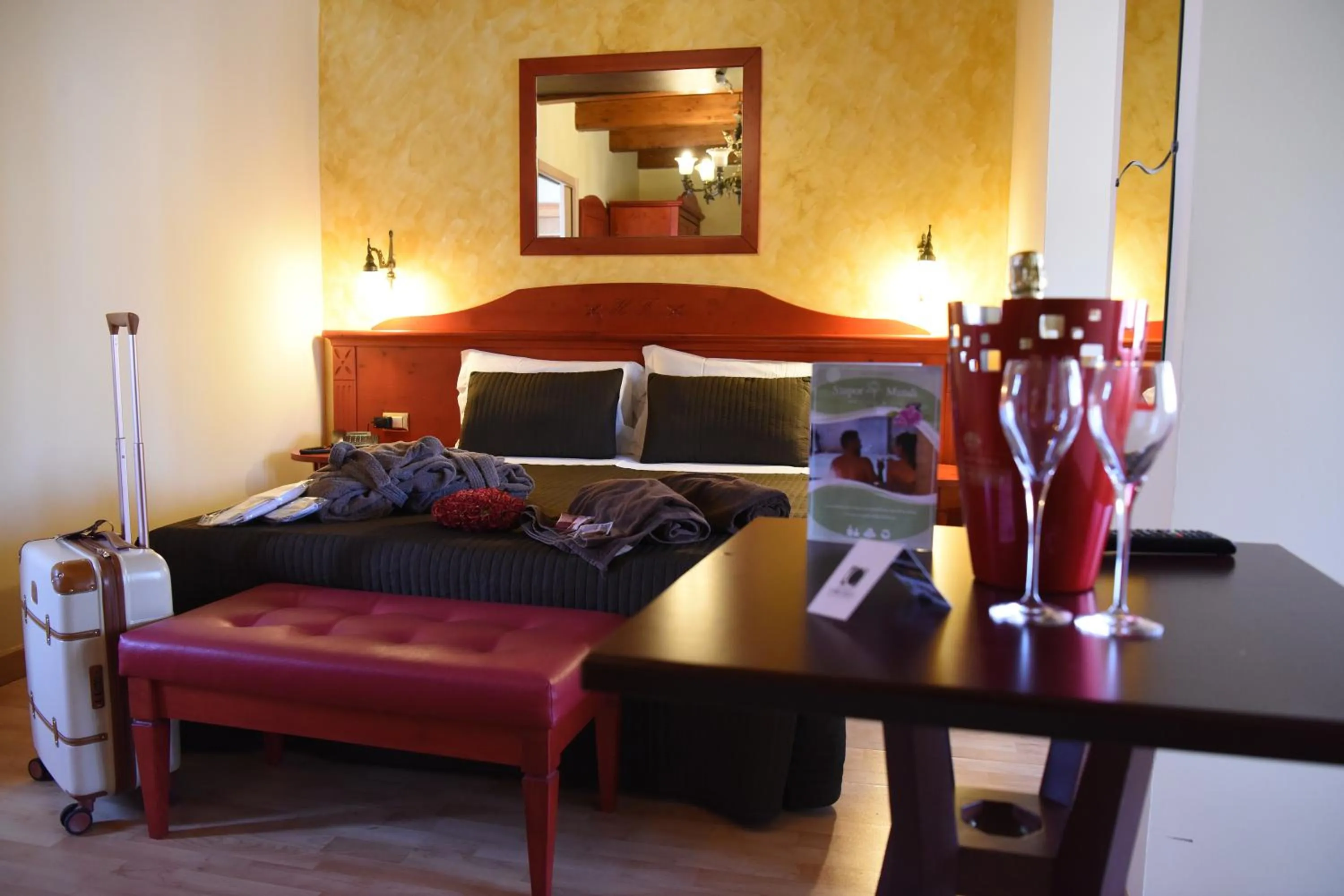 Photo of the whole room, Bed in Hotel Federico II