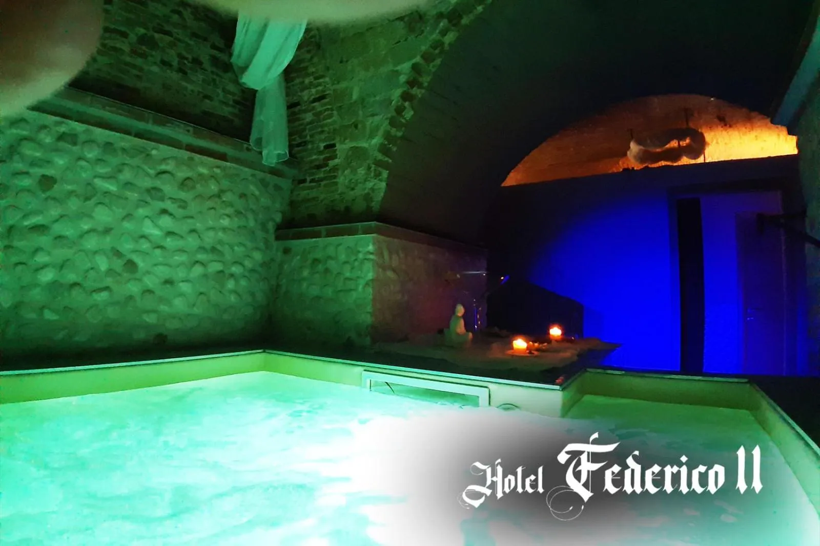 Hot Tub in Hotel Federico II