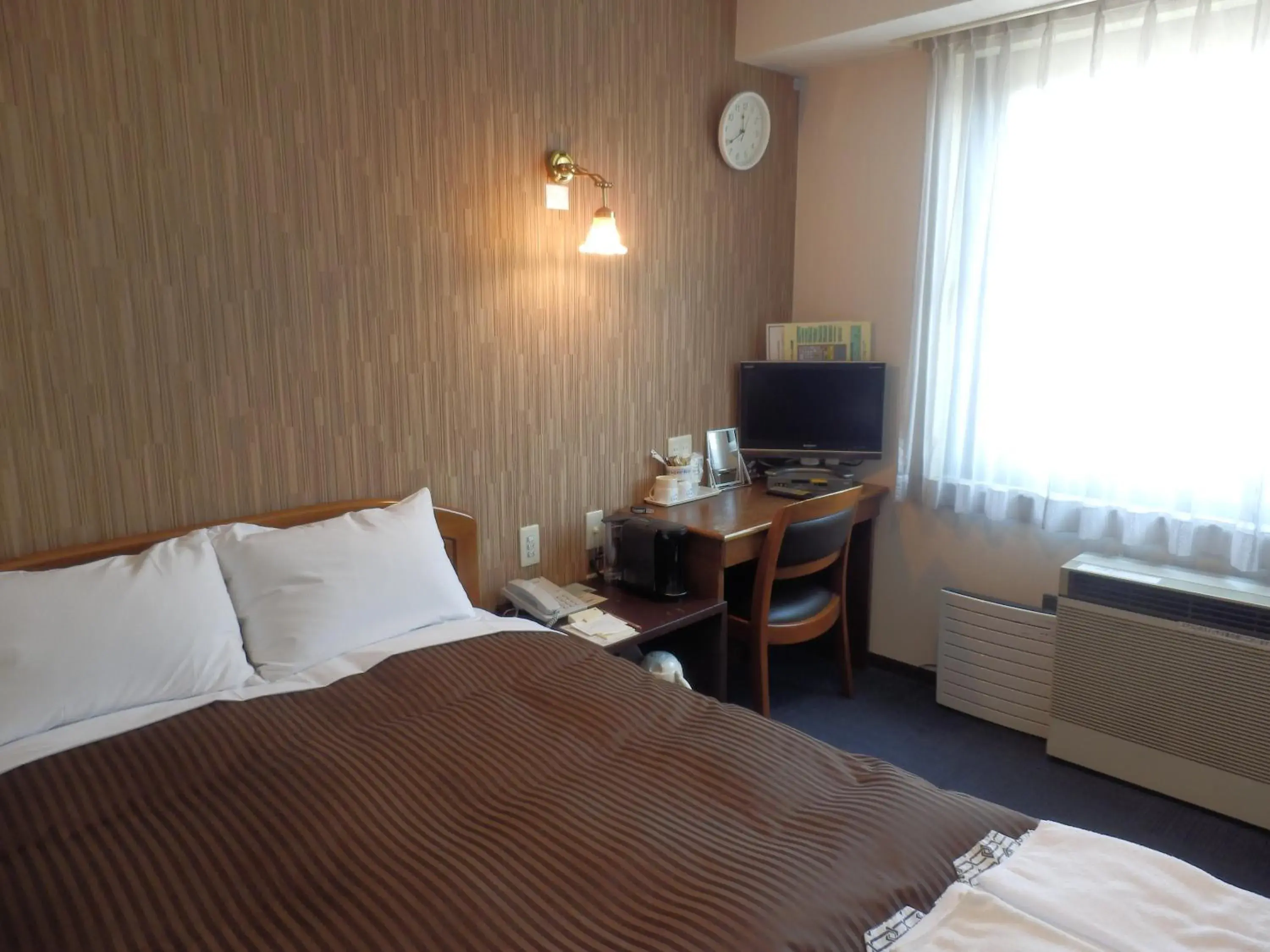 Photo of the whole room, Bed in Famy Inn Makuhari Photo of the whole room, Bed in Famy Inn Makuhari