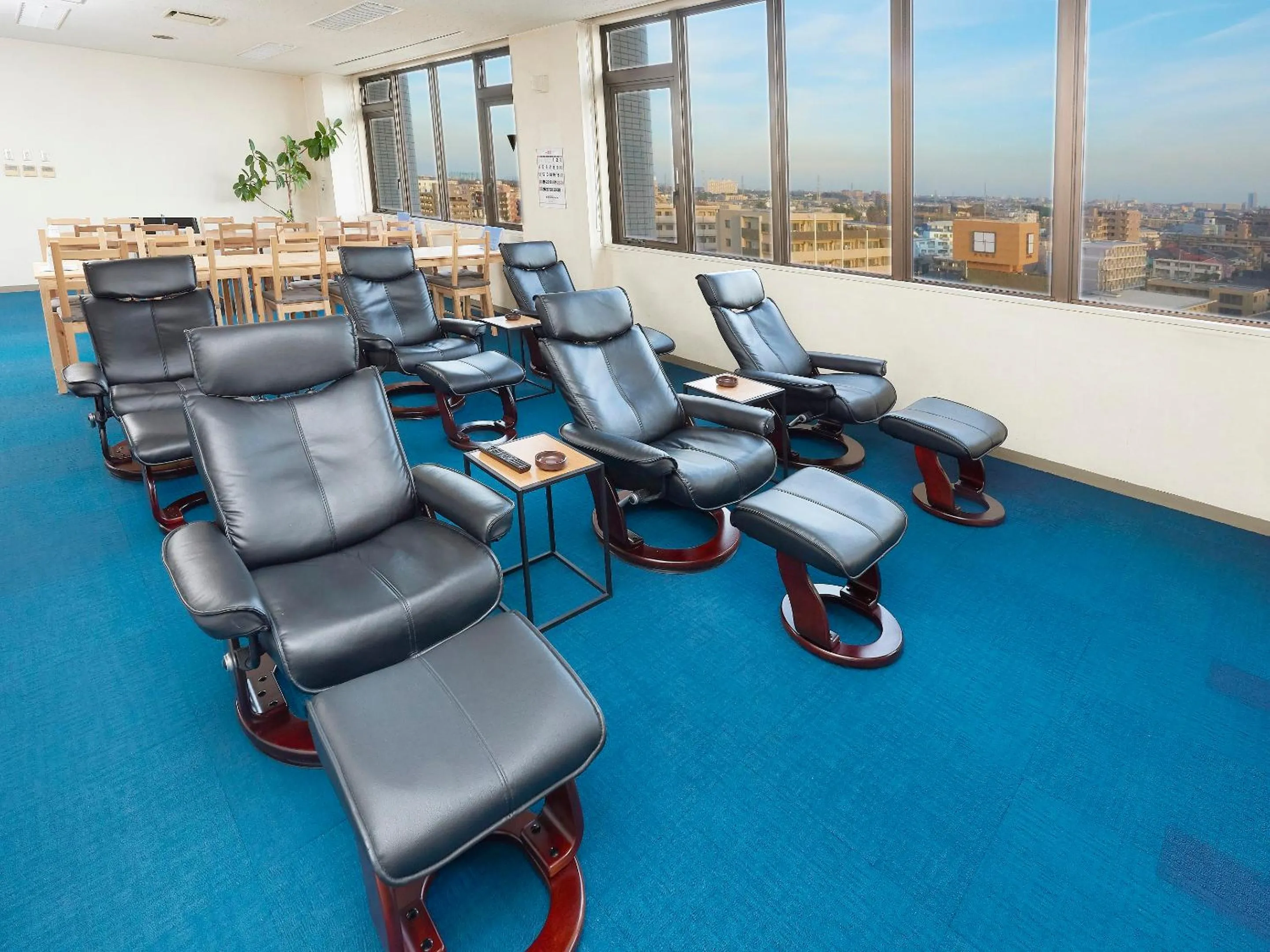 Communal lounge/ TV room in Famy Inn Makuhari