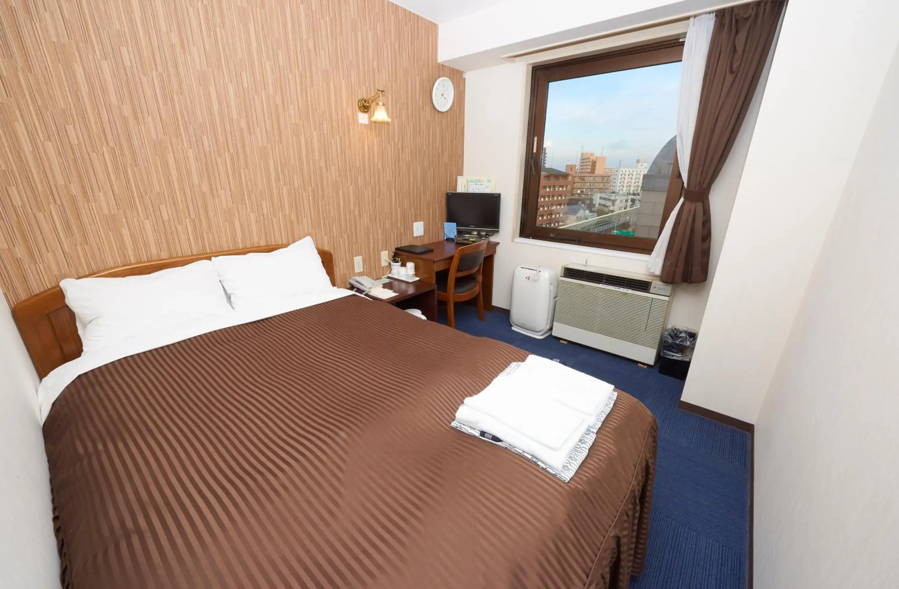 Bed in Famy Inn Makuhari Bed in Famy Inn Makuhari