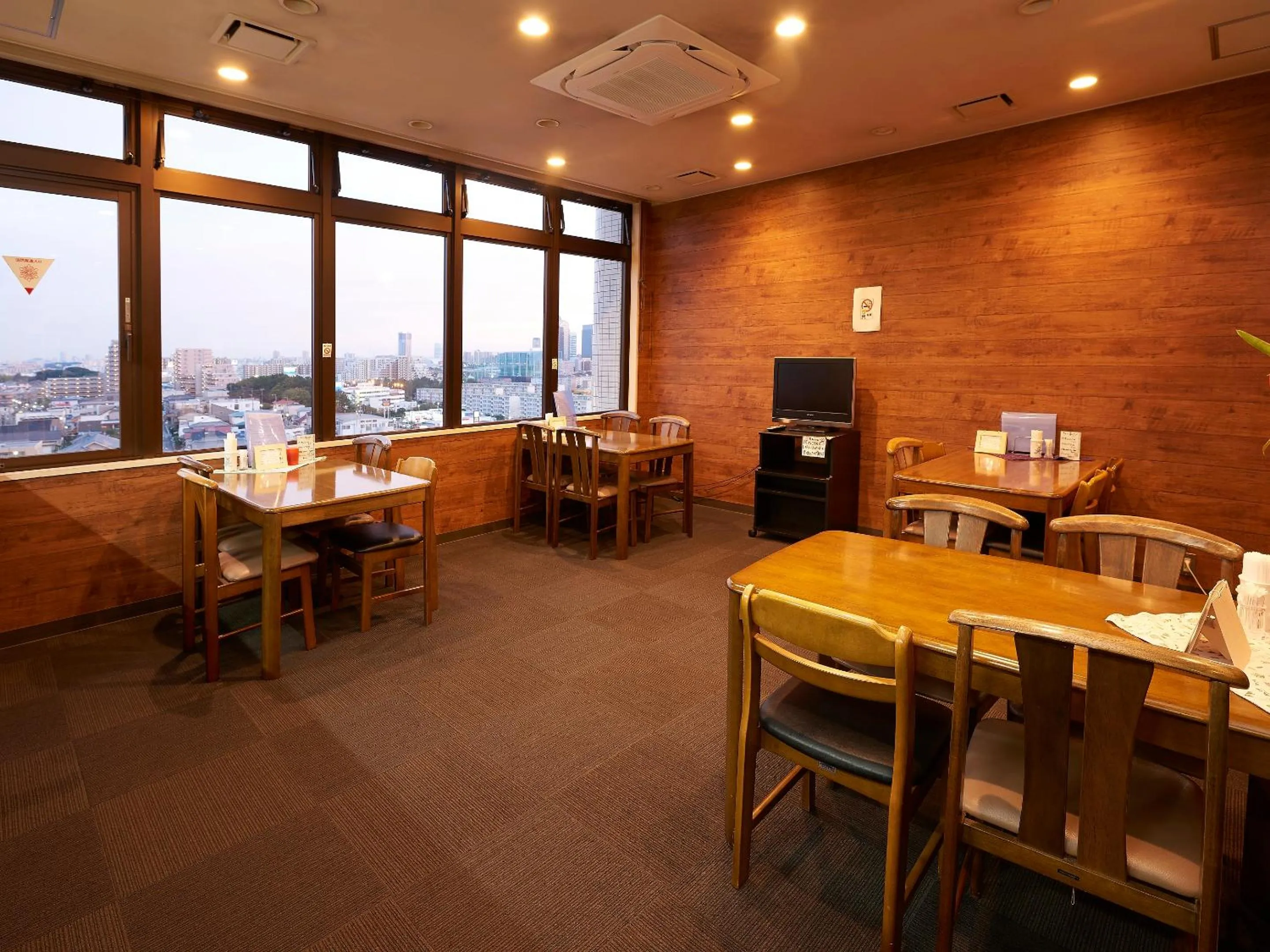Restaurant/places to eat in Famy Inn Makuhari
