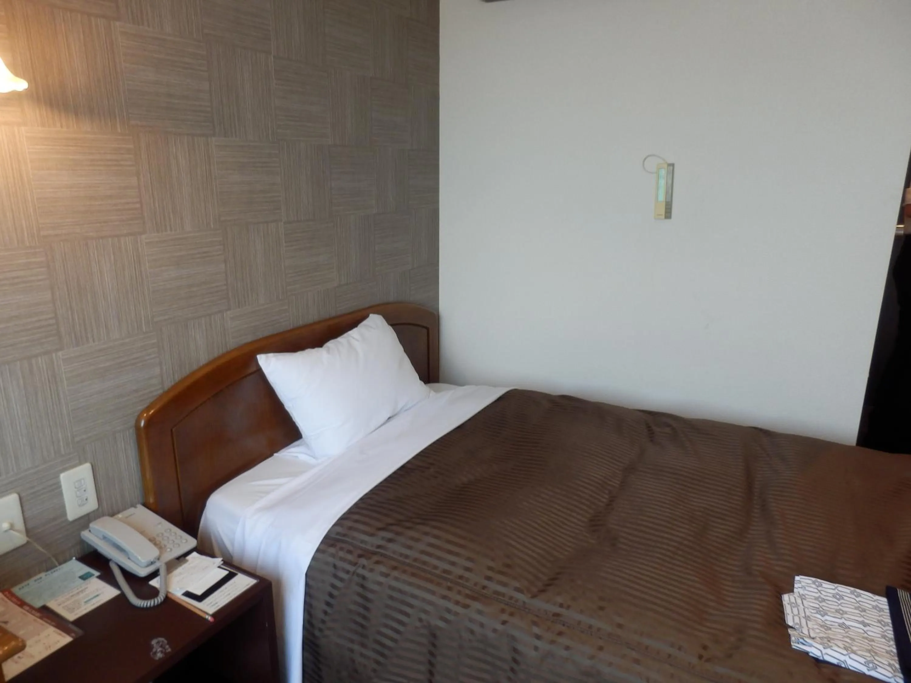 Photo of the whole room, Bed in Famy Inn Makuhari