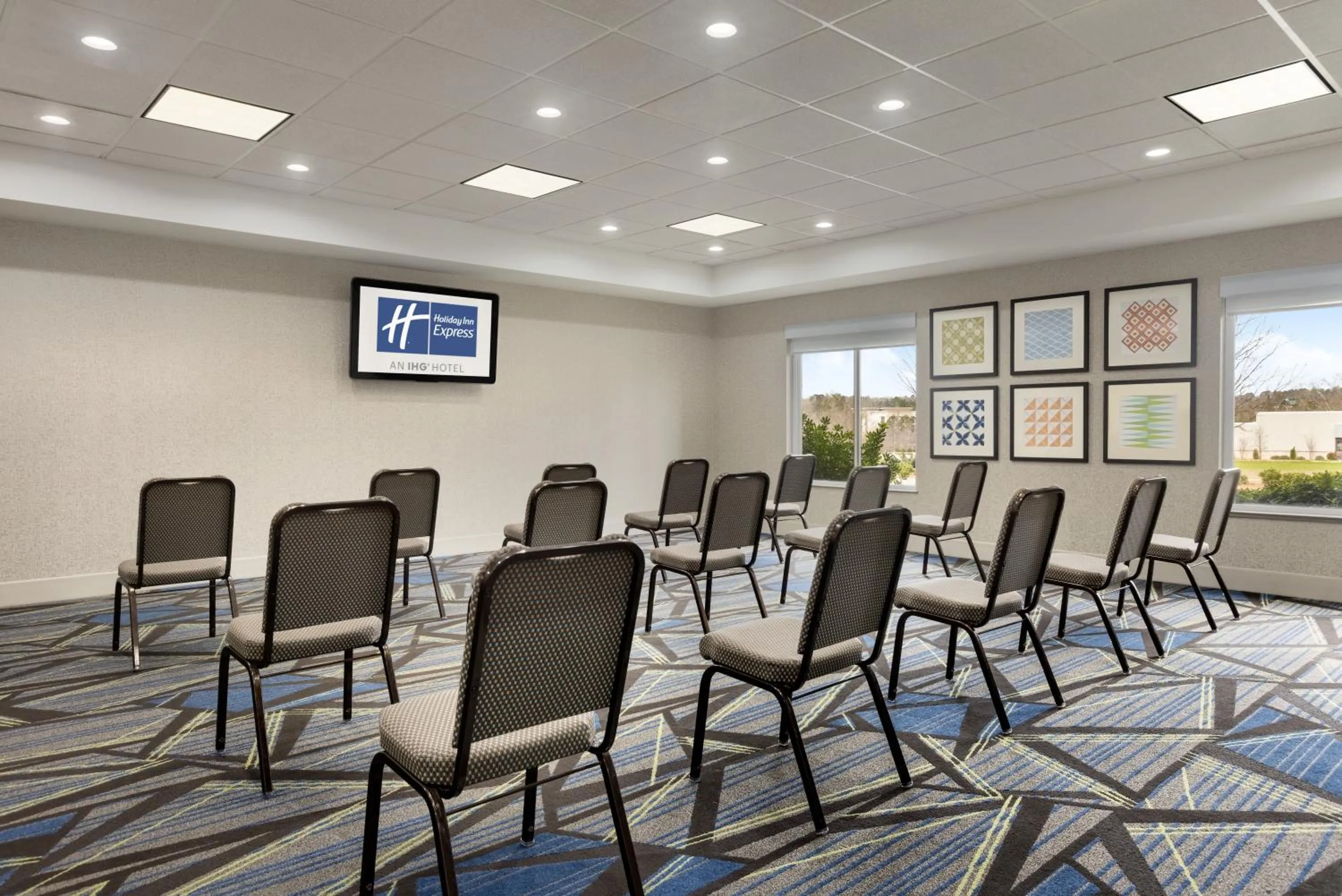 TV and multimedia in Holiday Inn Express Hotel & Suites Opelika Auburn by IHG