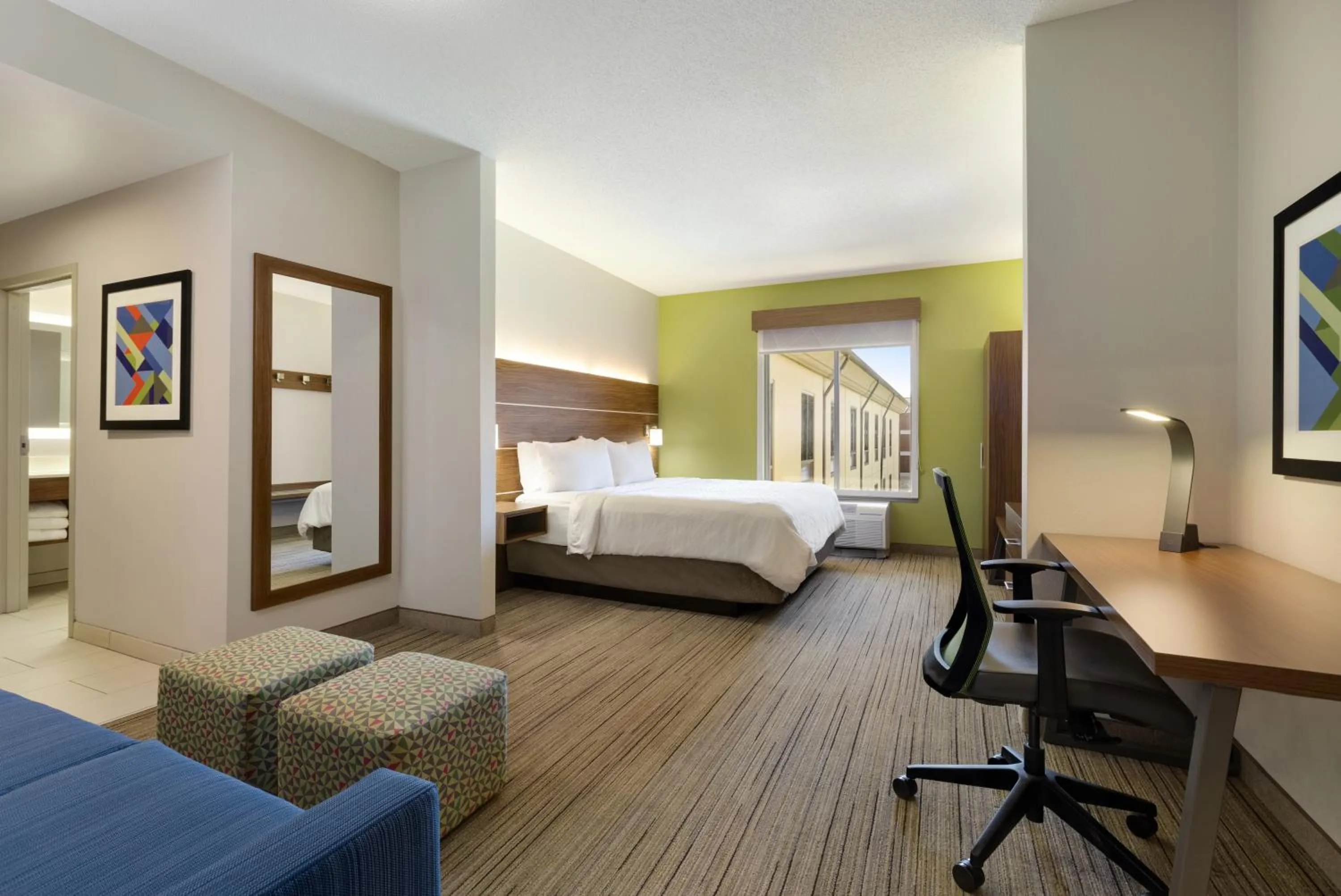 Bed in Holiday Inn Express Hotel & Suites Opelika Auburn by IHG