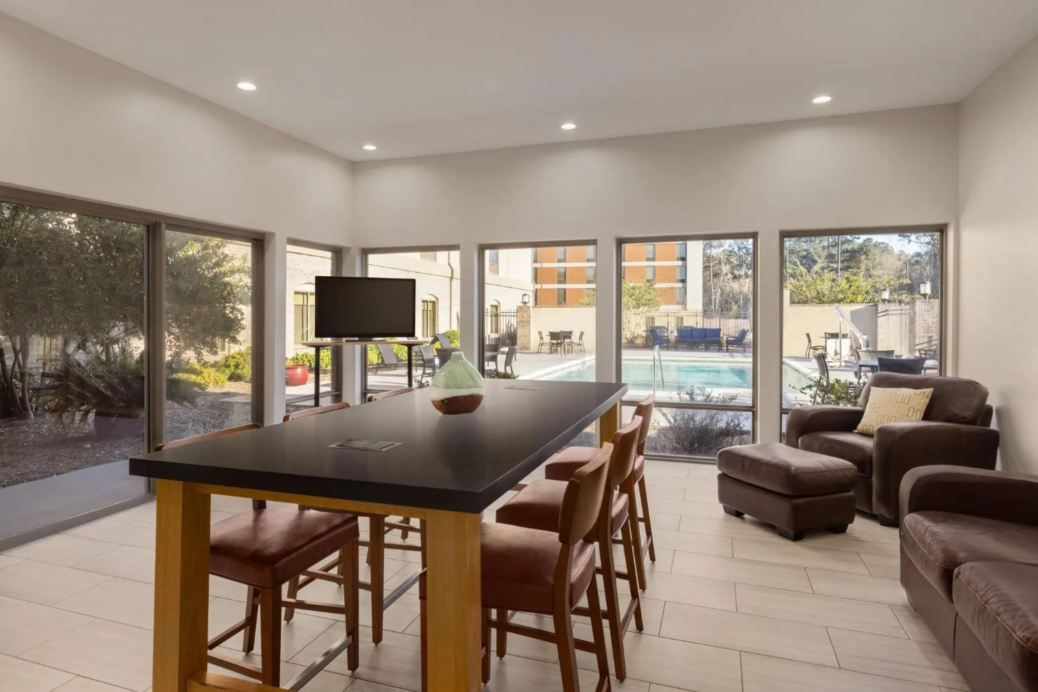 Property building in Holiday Inn Express Hotel & Suites Opelika Auburn by IHG