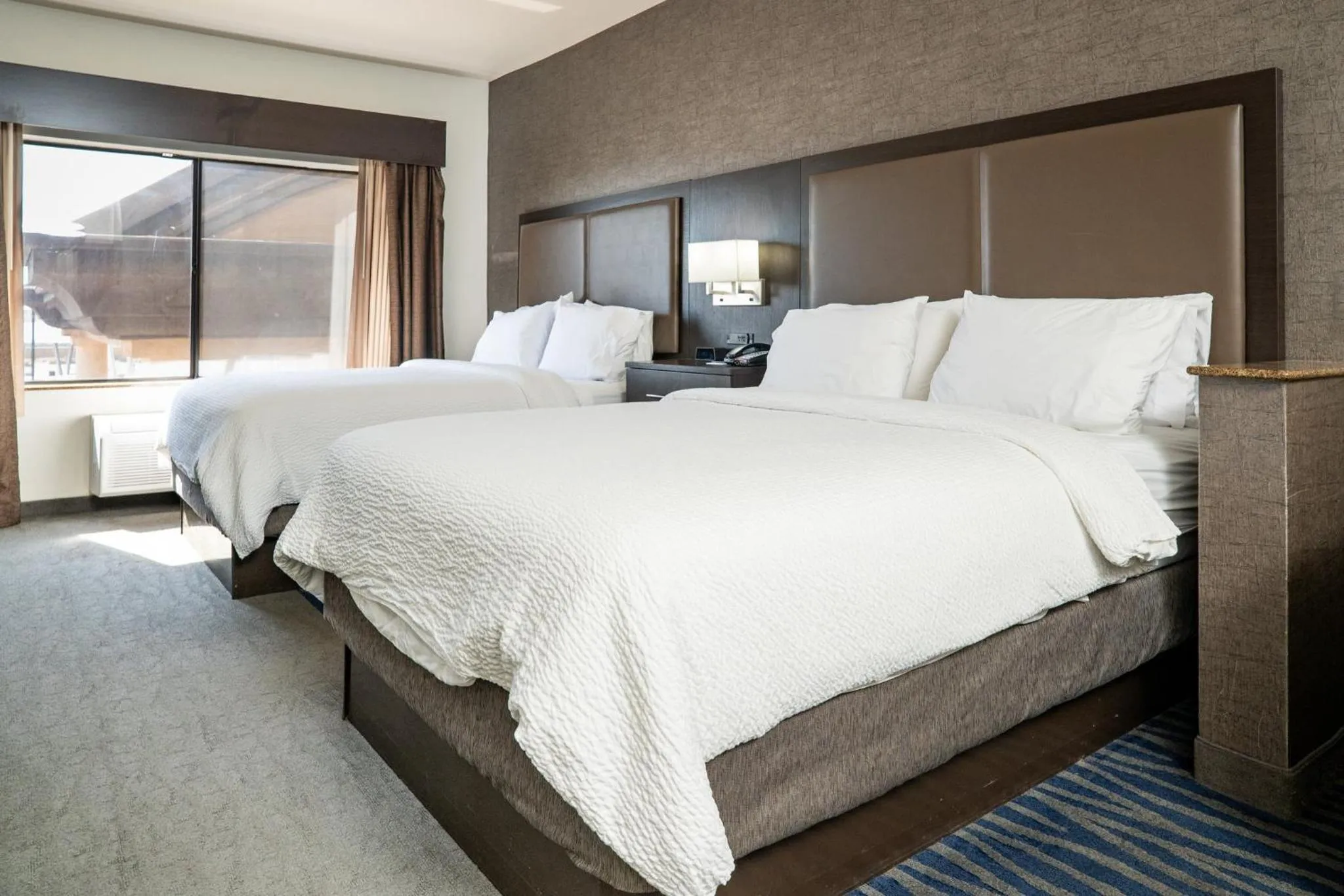 Photo of the whole room, Bed in Holiday Inn Express Hotel & Suites Barstow by IHG