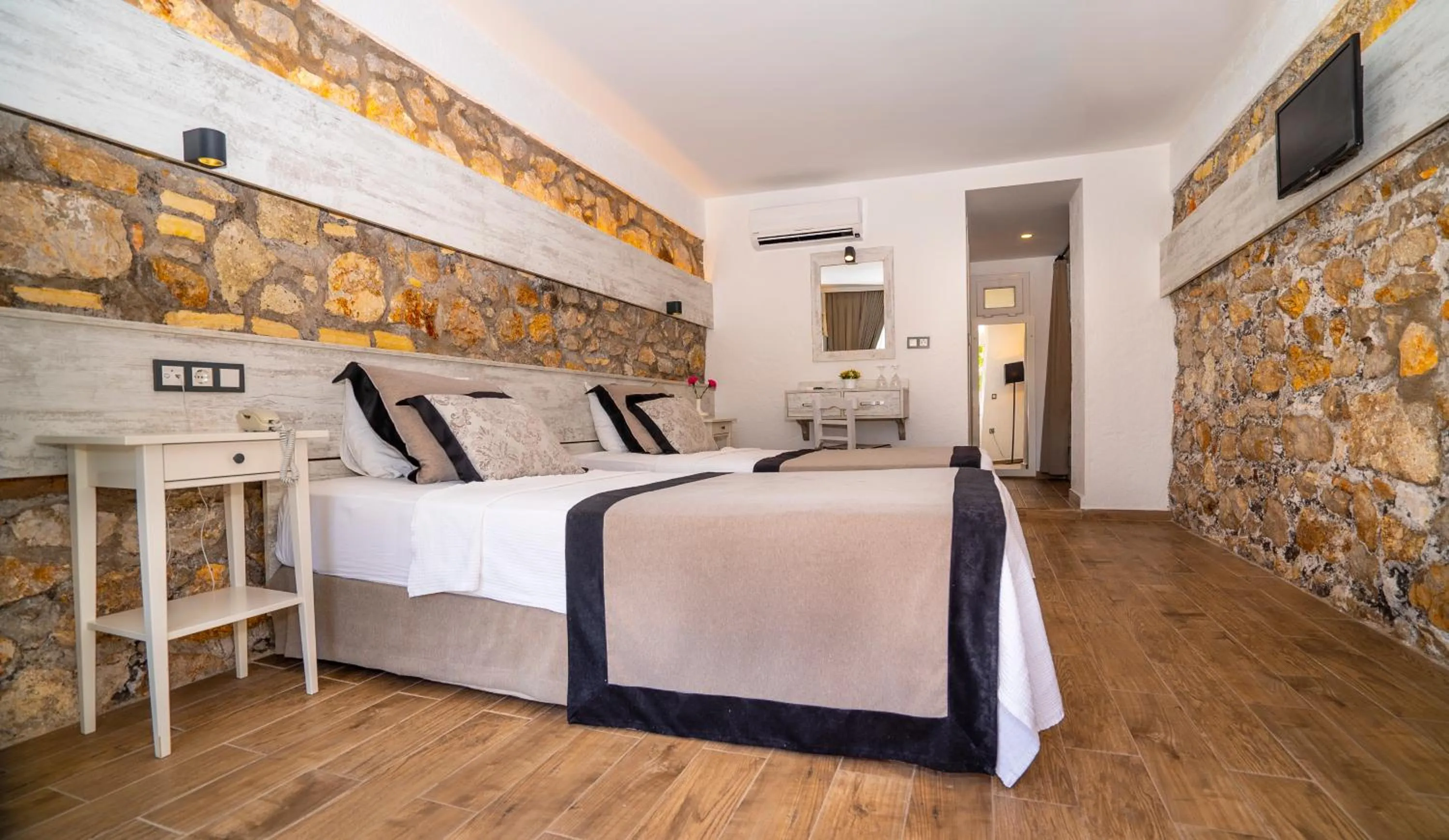 Bed in Sifne Thermal Otel