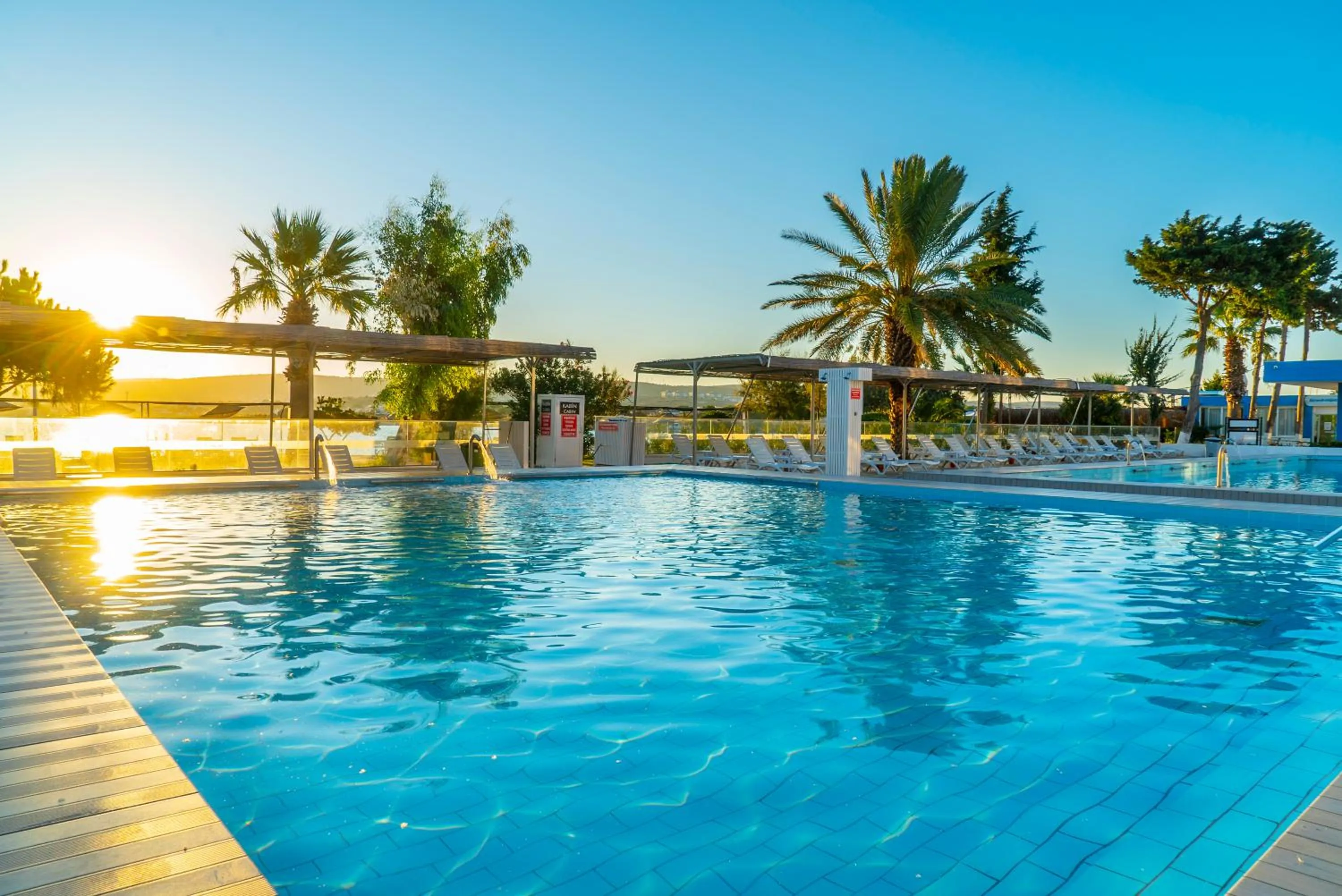 Swimming pool in Sifne Thermal Otel