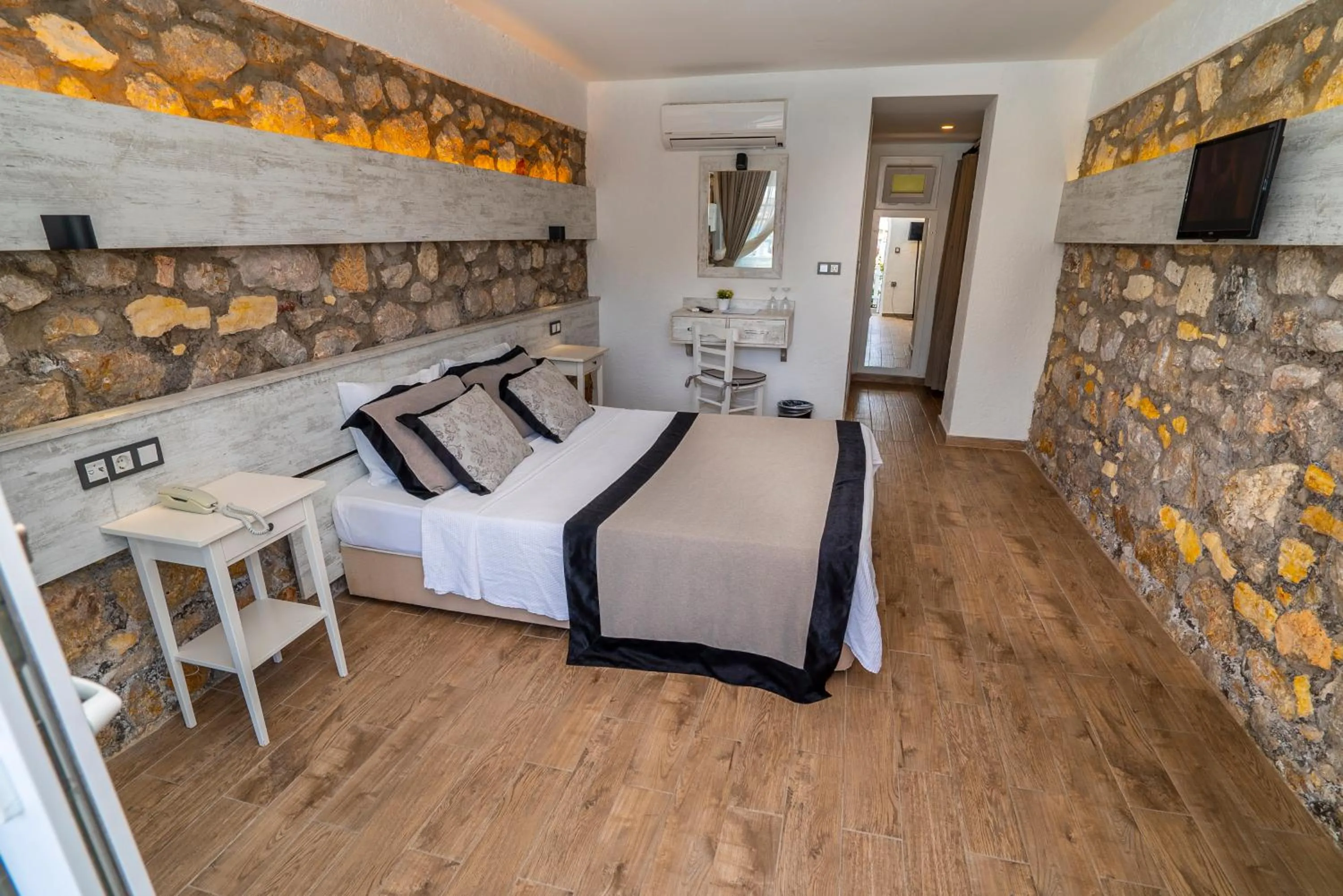 Bed in Sifne Thermal Otel