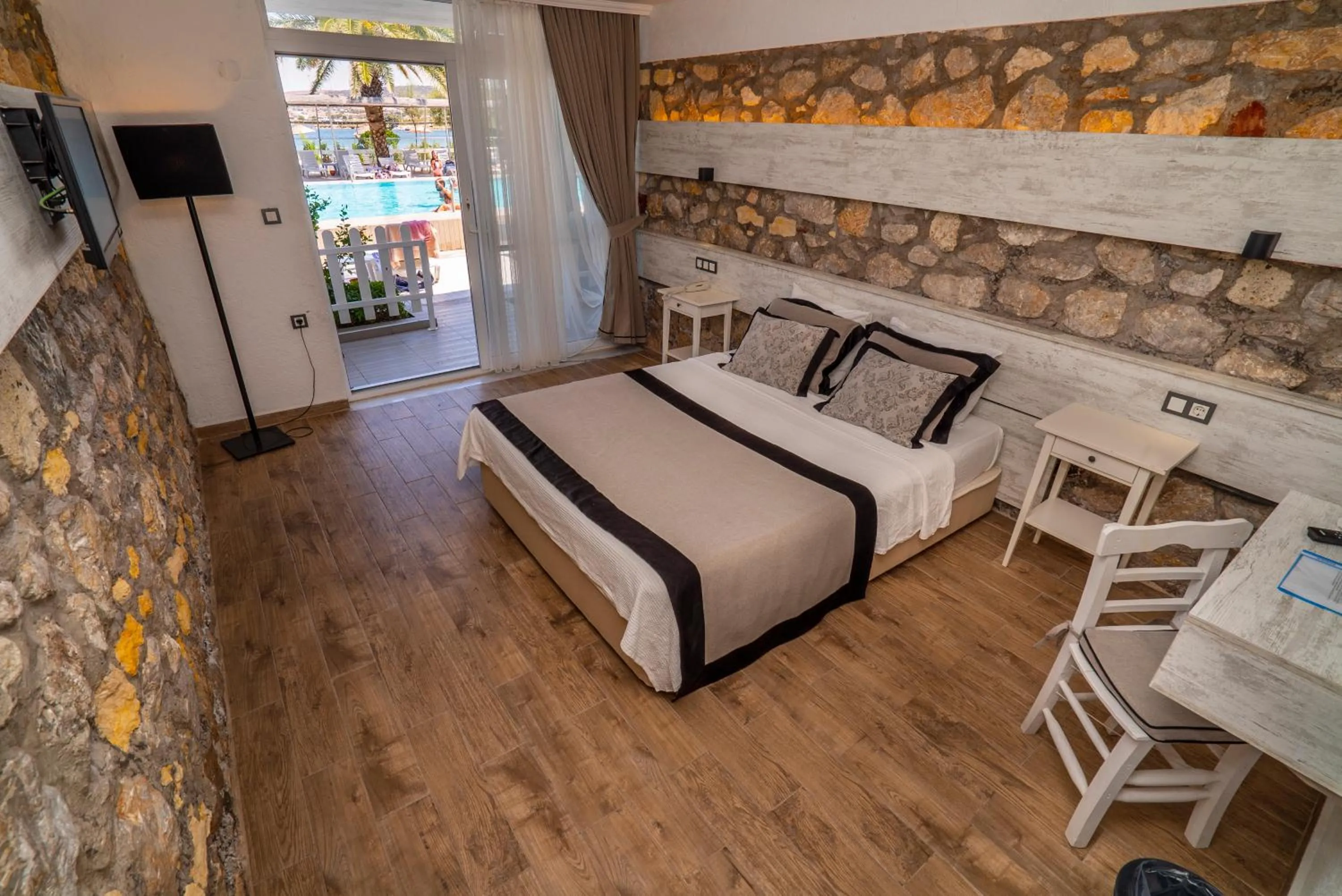 Bed in Sifne Thermal Otel