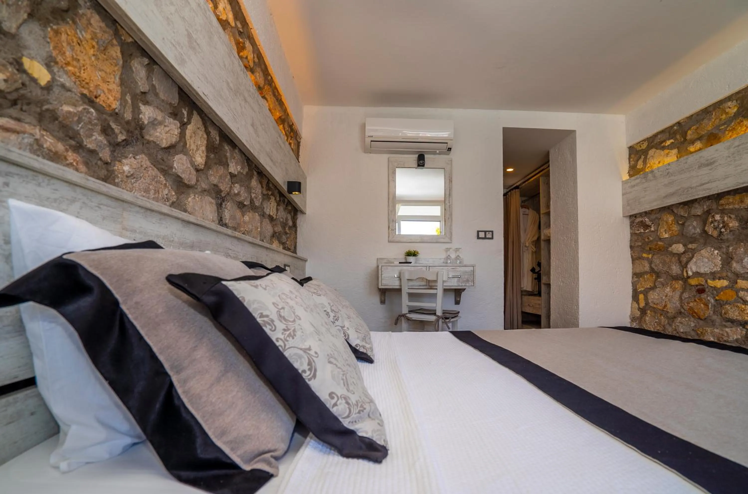 Bed in Sifne Thermal Otel