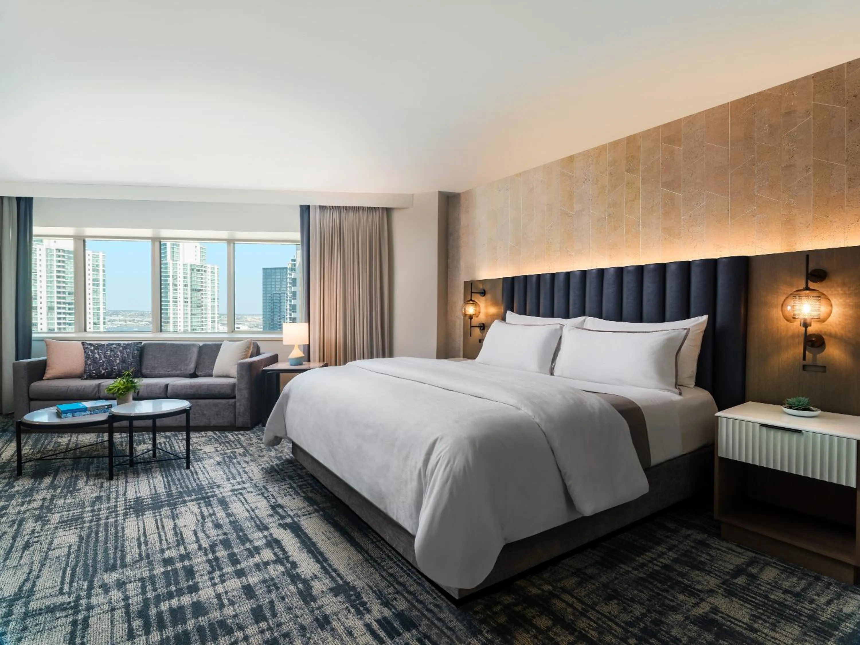 Bed in The Westin San Diego Bayview