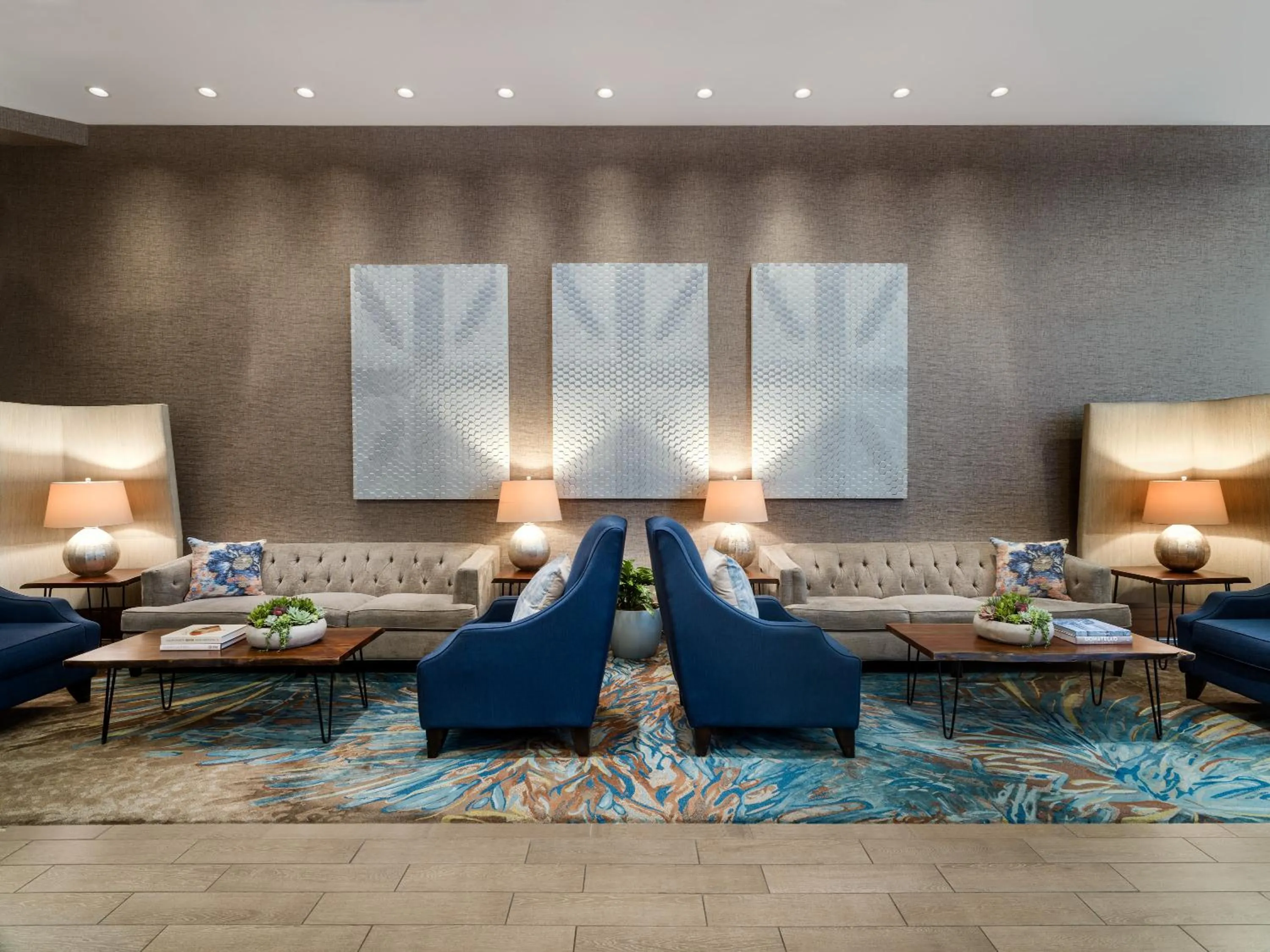 Living room in The Westin San Diego Bayview