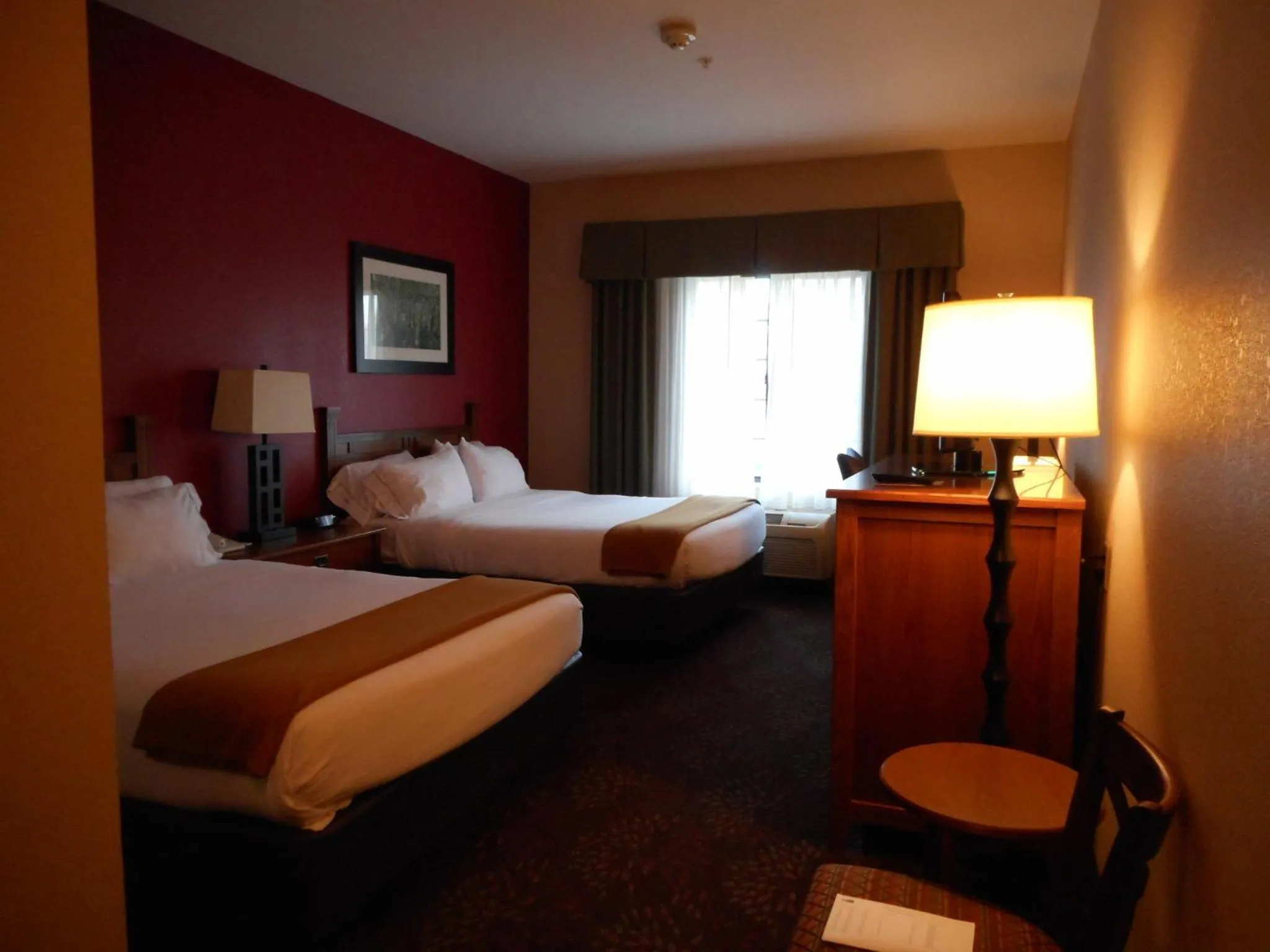 Photo of the whole room, Bed in Holiday Inn Express Hocking Hills-Logan by IHG