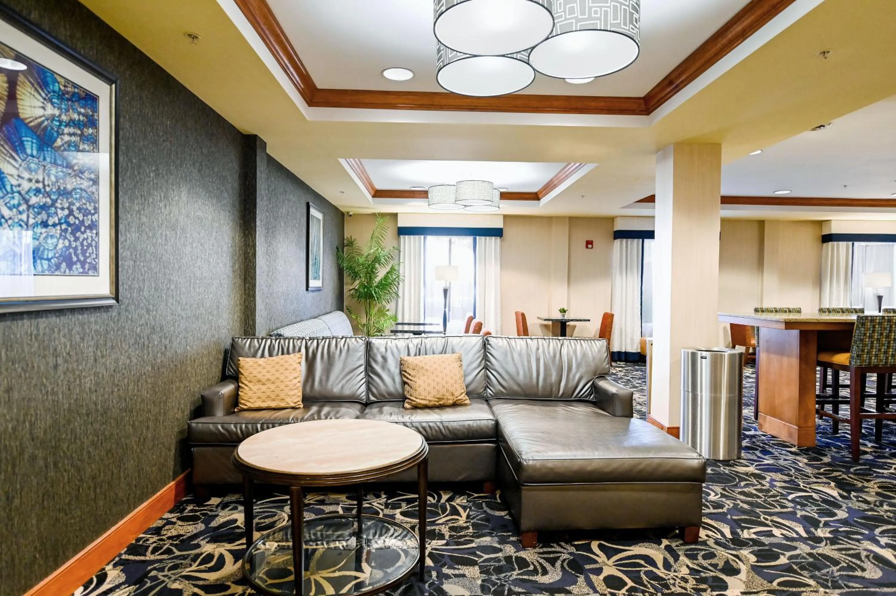 Lobby or reception in Holiday Inn Express Ashland by IHG