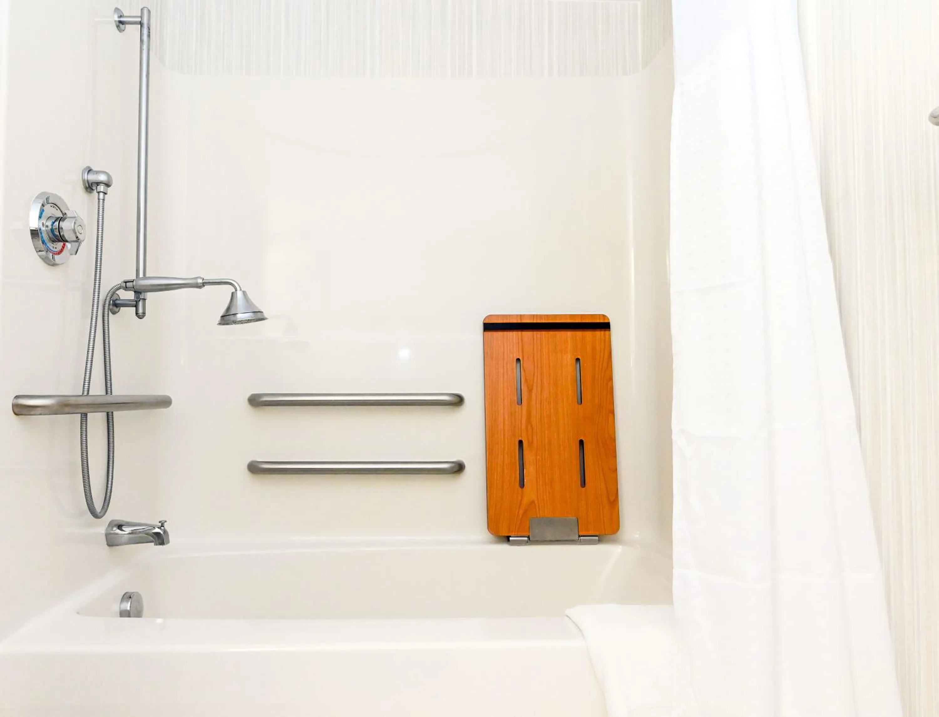 Bathroom in Holiday Inn Express Ashland by IHG