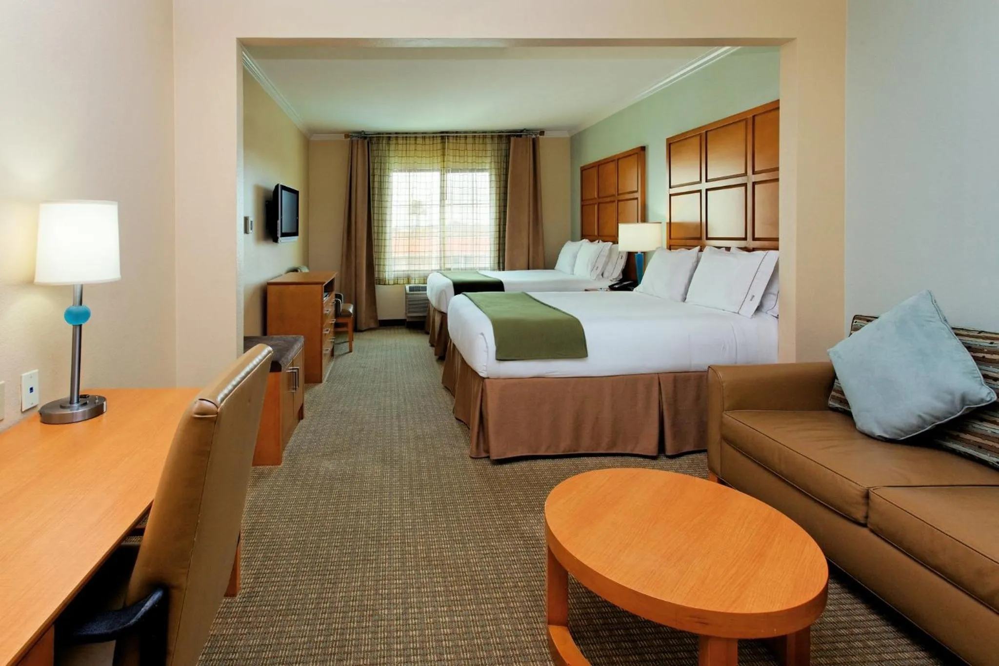 Photo of the whole room, Bed in Holiday Inn Express & Suites Santa Clara - Silicon Valley by IHG