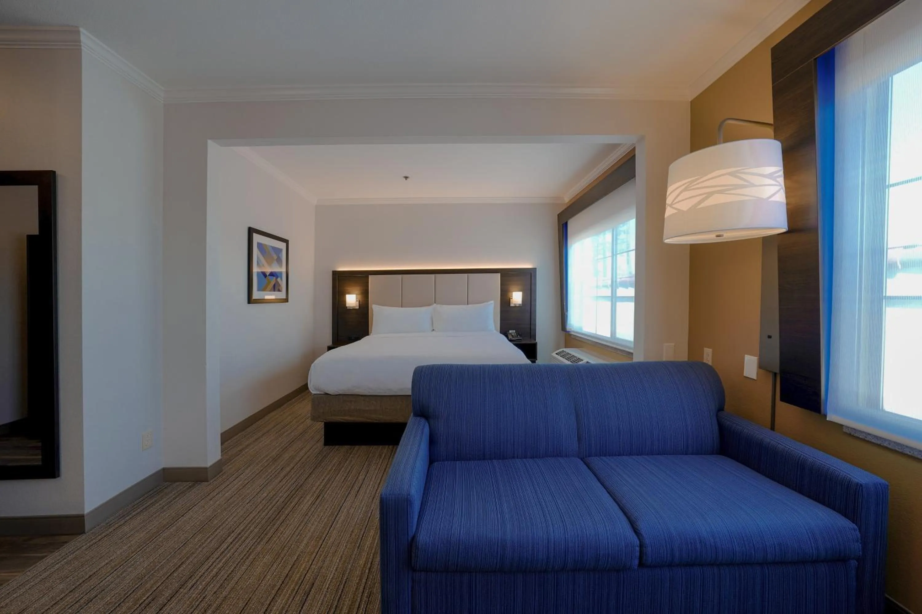 Photo of the whole room, Bed in Holiday Inn Express & Suites Santa Clara - Silicon Valley by IHG