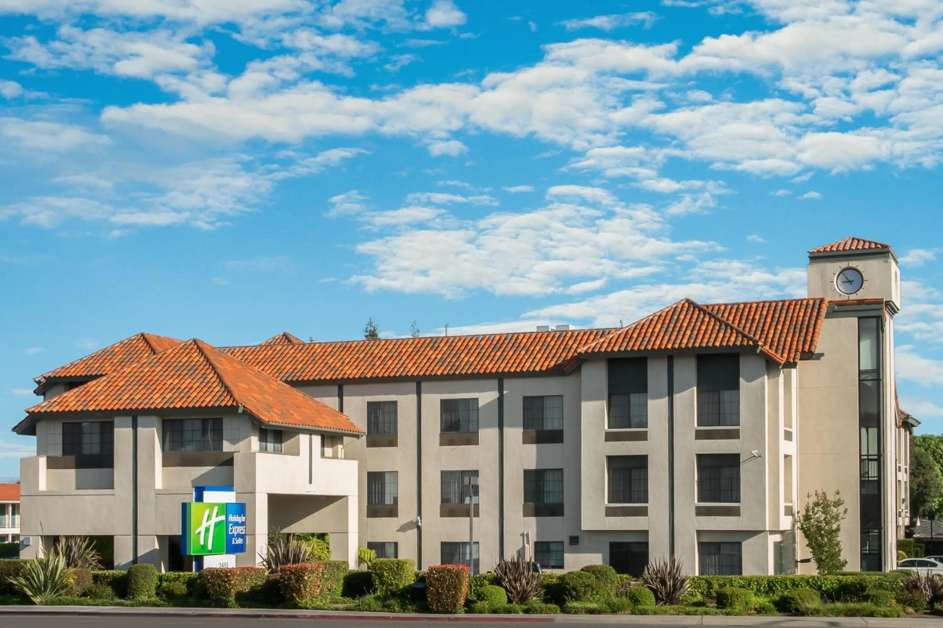 Property building in Holiday Inn Express & Suites Santa Clara - Silicon Valley by IHG