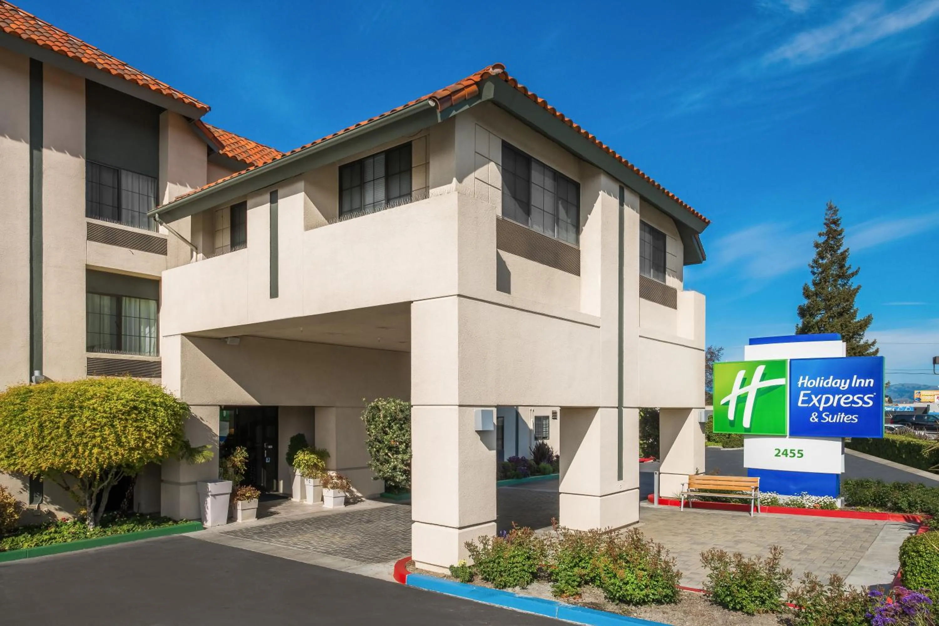Property building in Holiday Inn Express & Suites Santa Clara - Silicon Valley by IHG