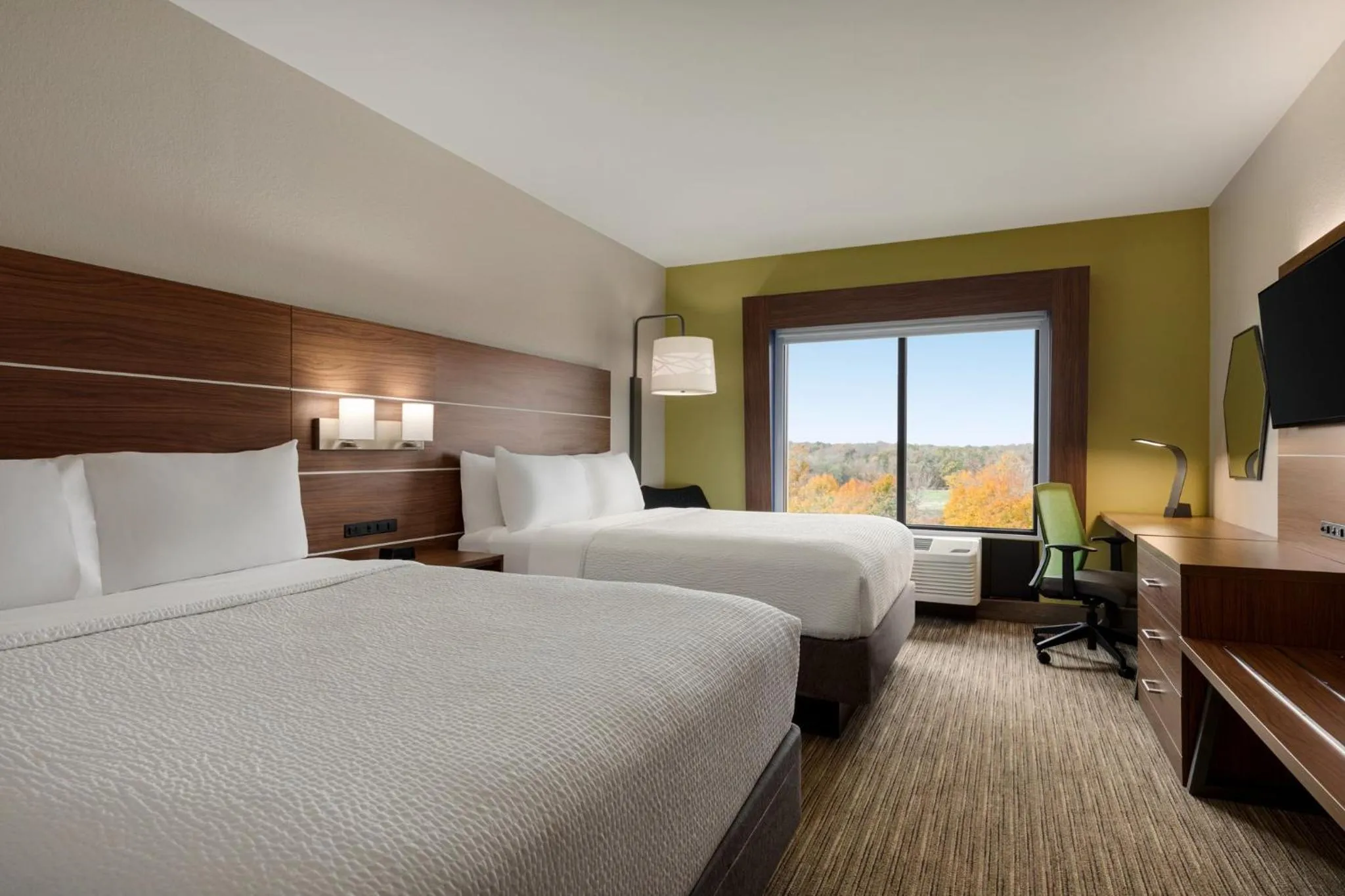 Photo of the whole room, Bed in Holiday Inn Express & Suites Lexington North West-The Vineyard by IHG