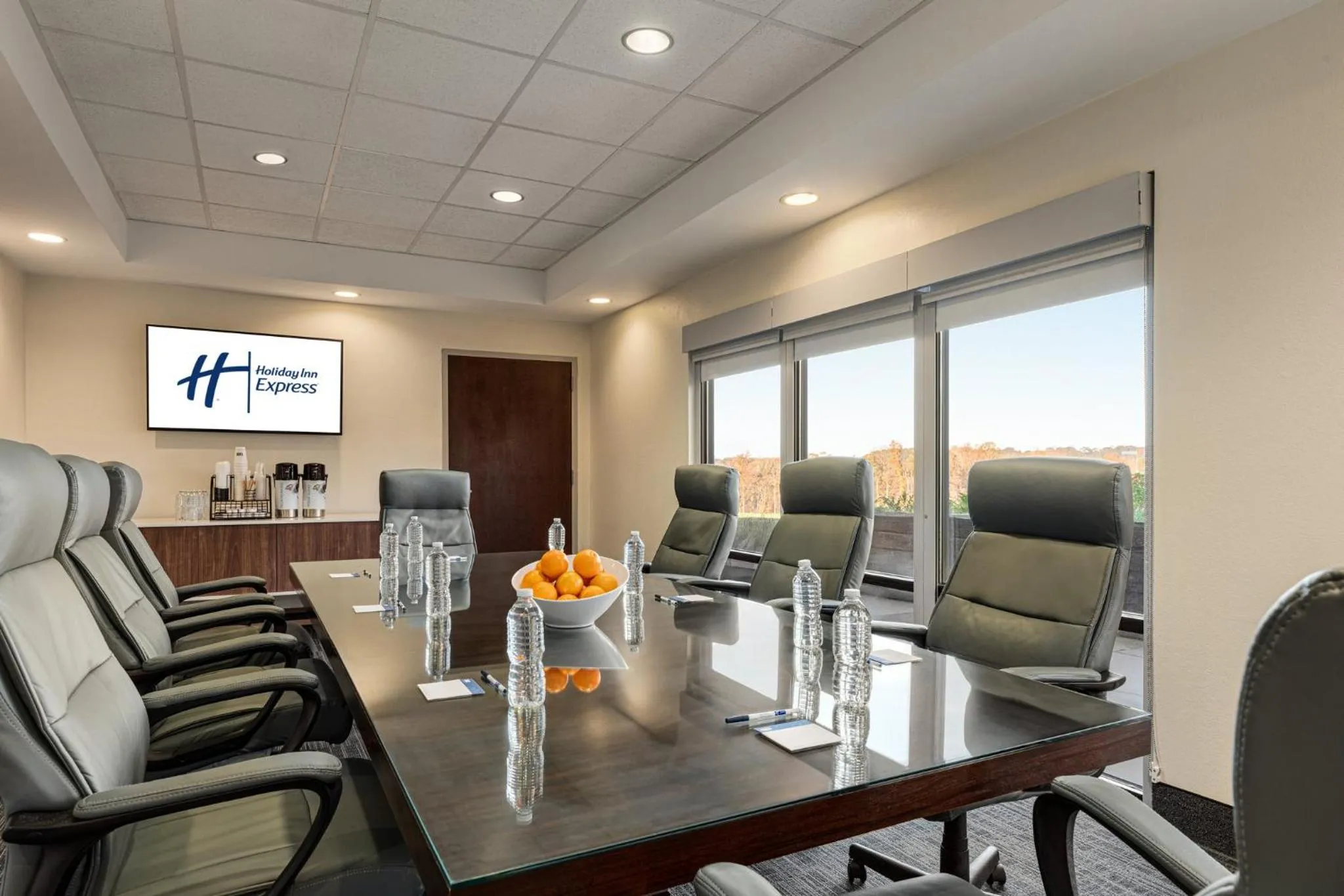 Meeting/conference room in Holiday Inn Express & Suites Lexington North West-The Vineyard by IHG