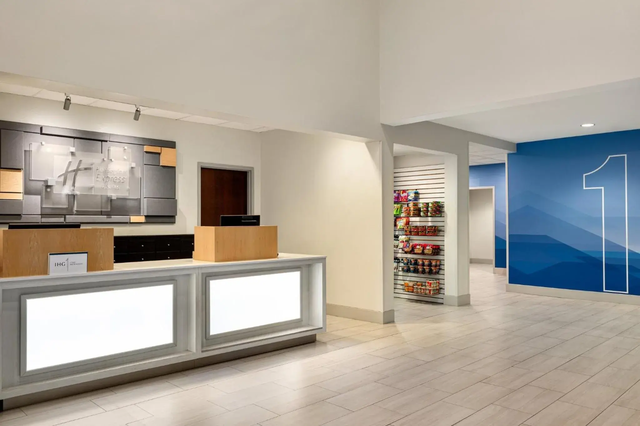 Property building in Holiday Inn Express & Suites Lexington North West-The Vineyard by IHG Property building in Holiday Inn Express & Suites Lexington North West-The Vineyard by IHG