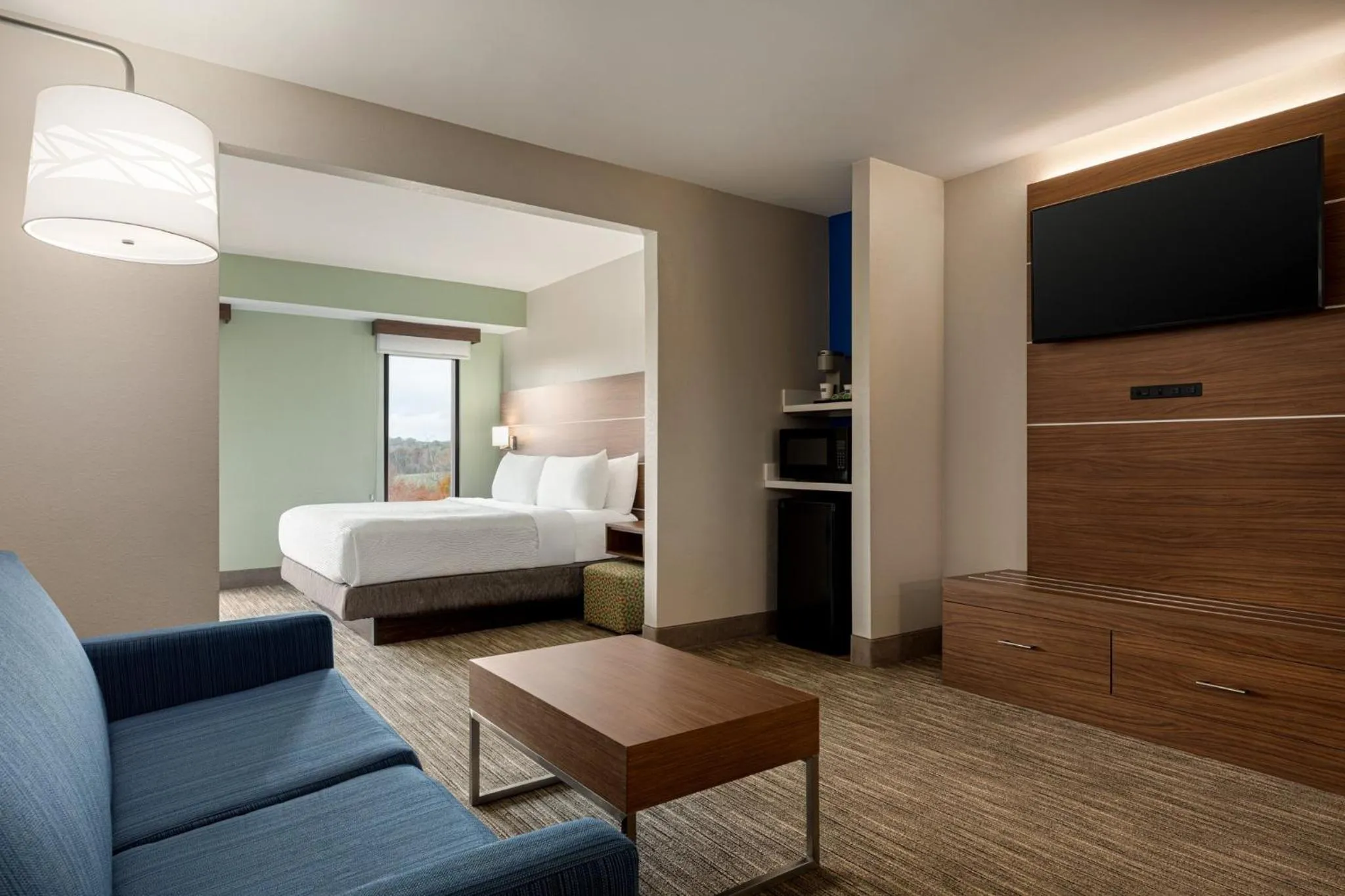 Photo of the whole room, Bed in Holiday Inn Express & Suites Lexington North West-The Vineyard by IHG
