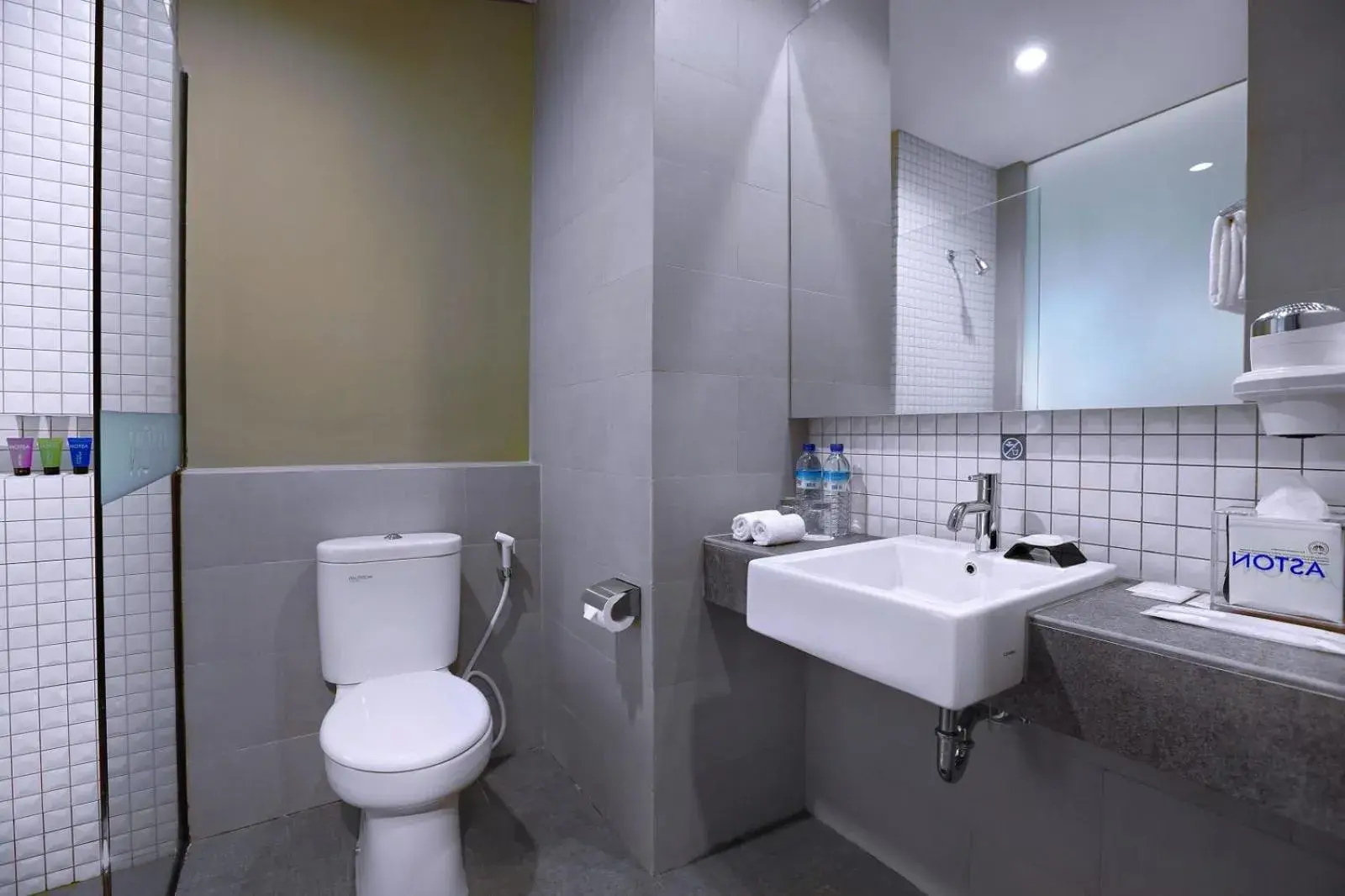 Bathroom in ASTON Inn Mataram