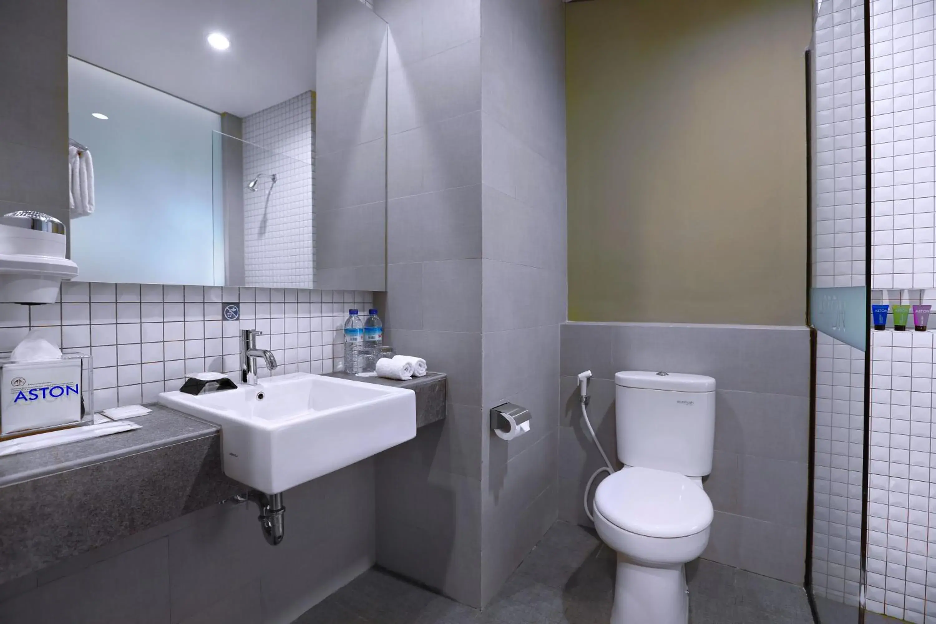 Bathroom in ASTON Inn Mataram