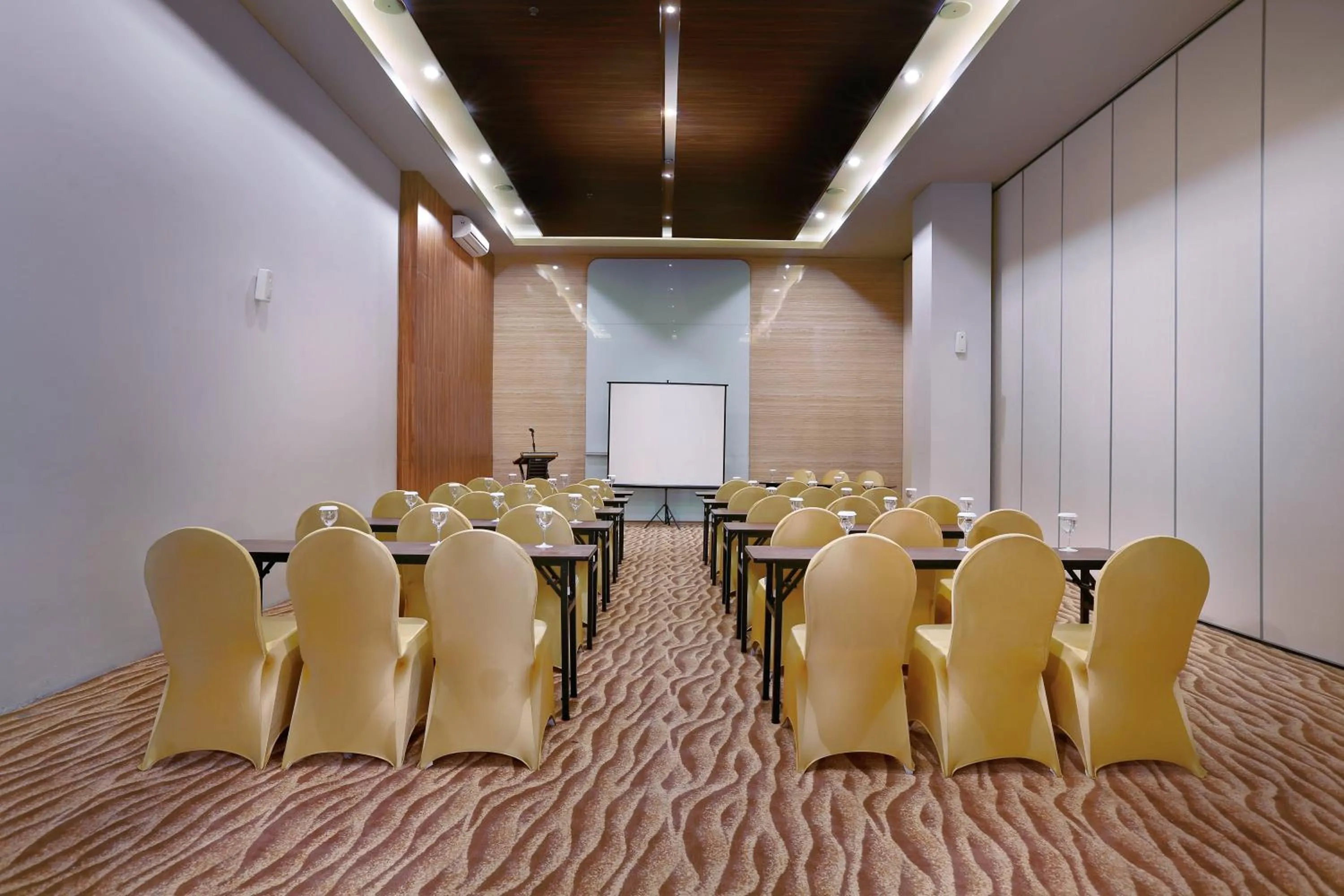 Meeting/conference room in Aston Inn Mataram