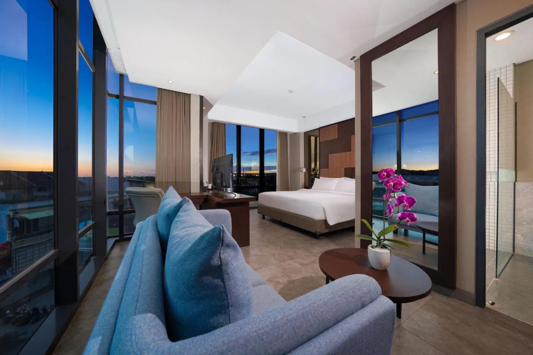 Bedroom, Bed in Aston Inn Mataram