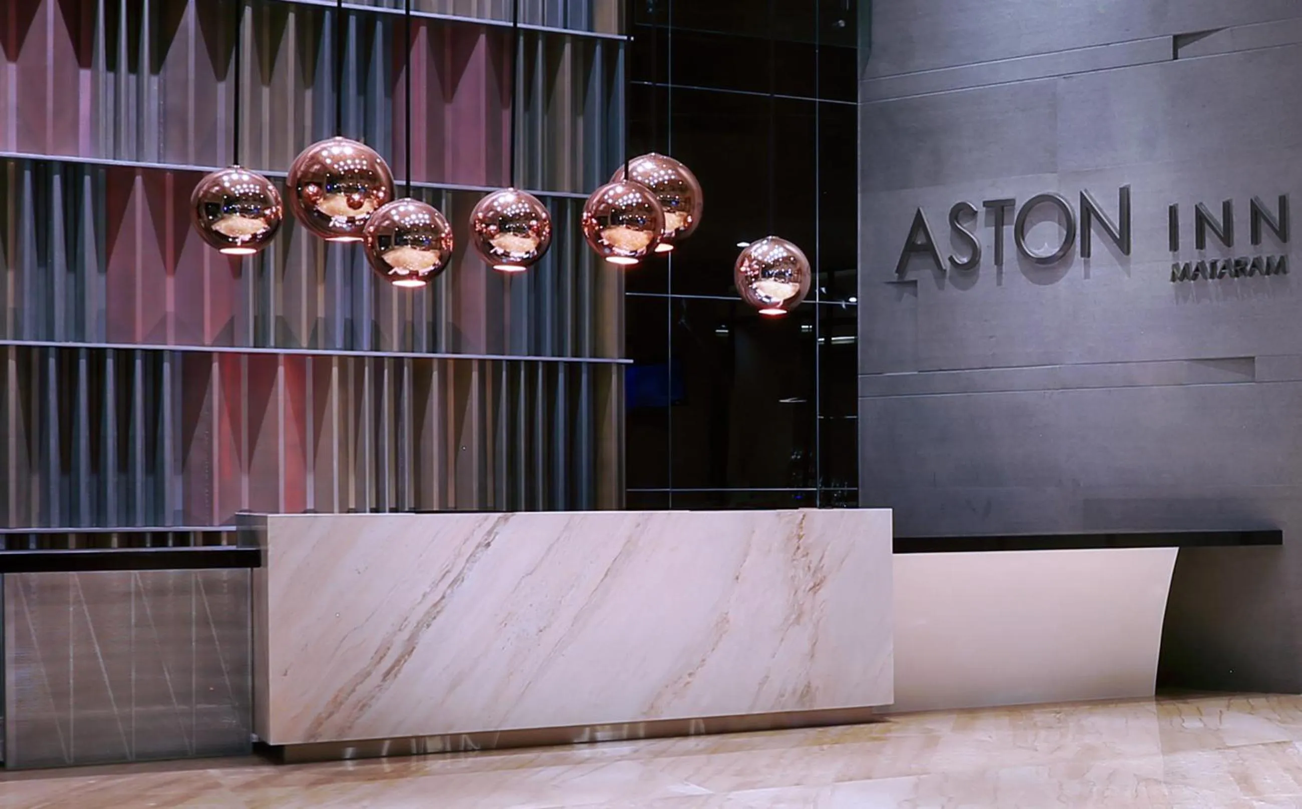 Lobby or reception in Aston Inn Mataram