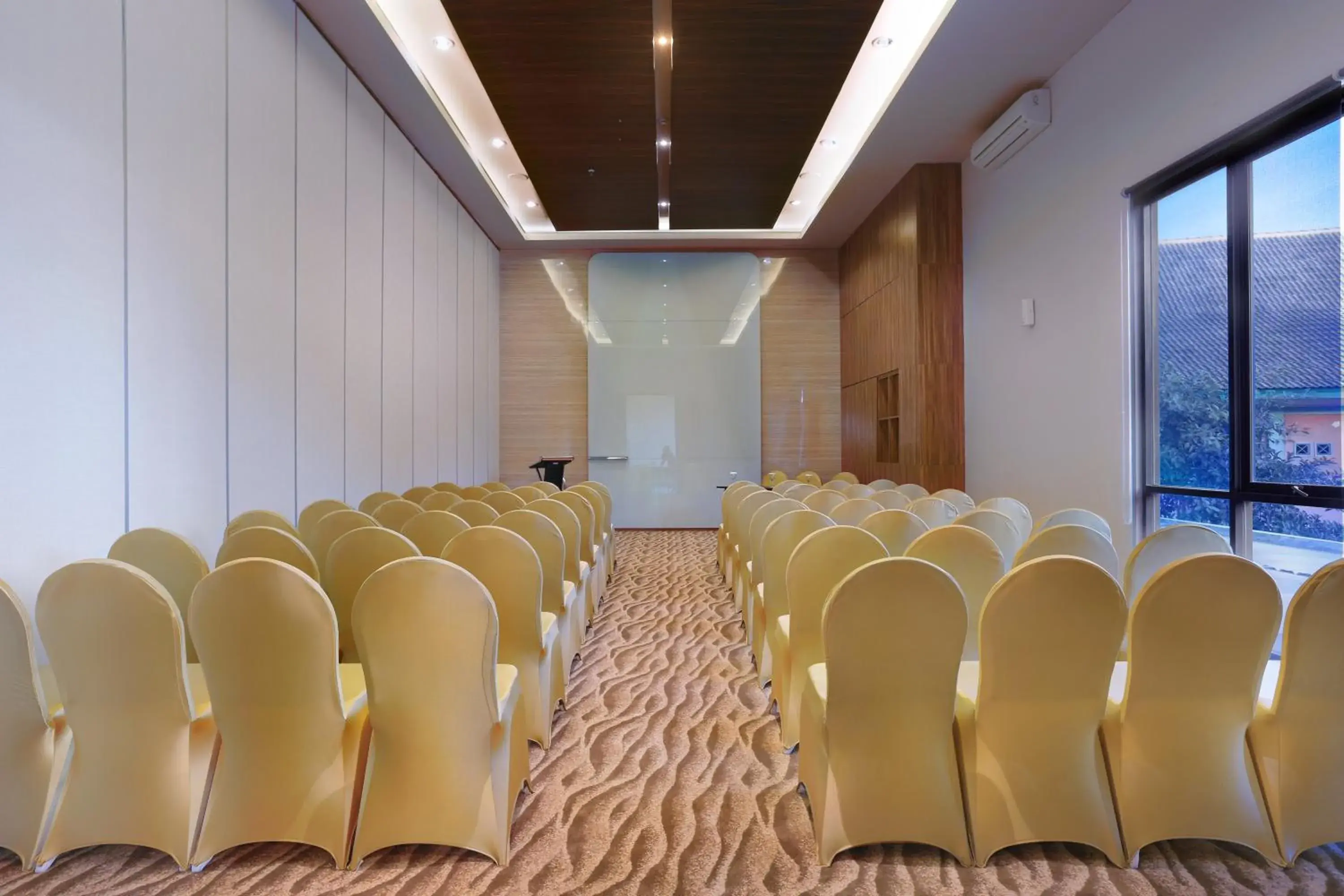 Meeting/conference room, Business Area/Conference Room in ASTON Inn Mataram