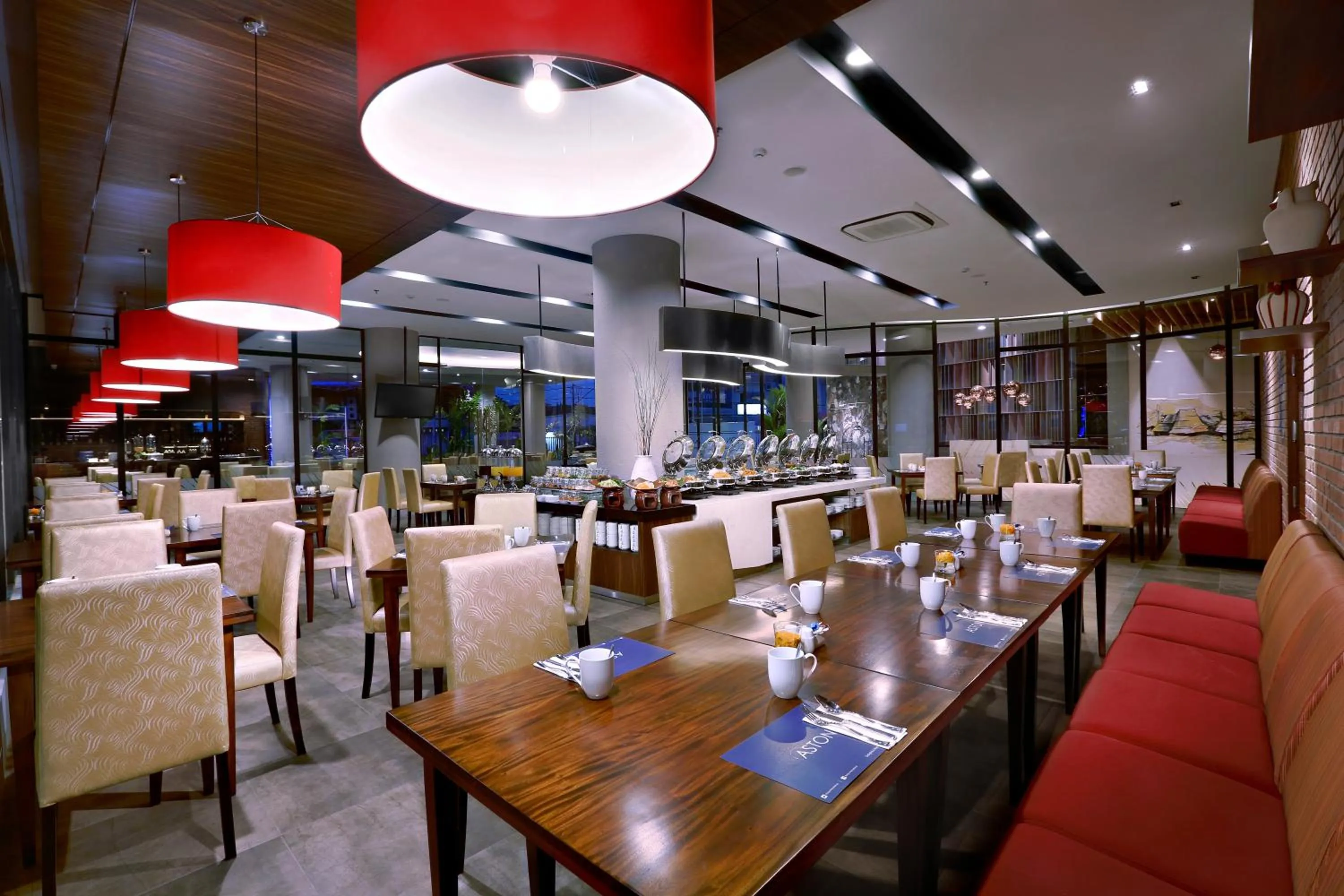 Restaurant/places to eat in Aston Inn Mataram