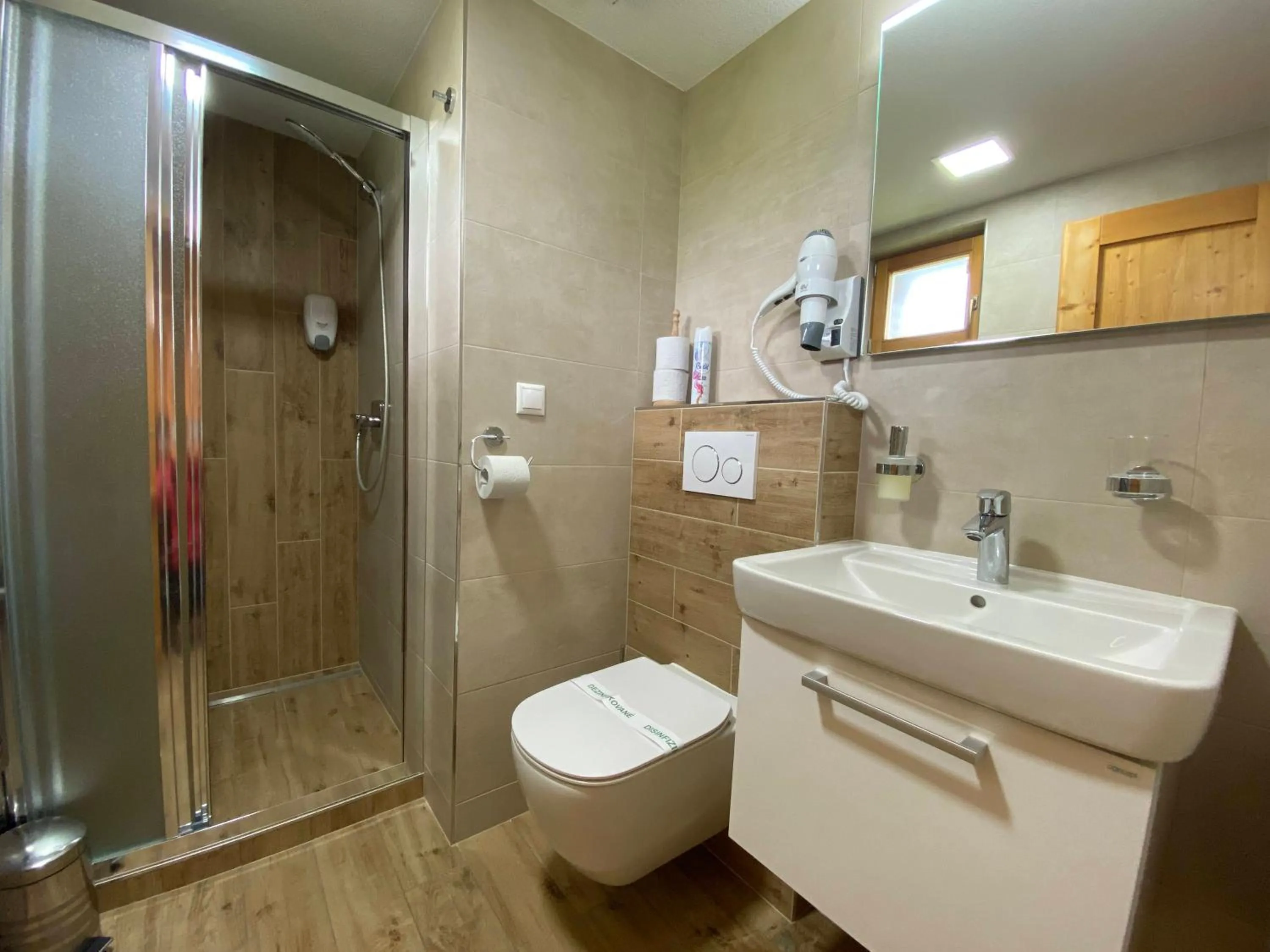 Shower in Tatralandia Chatky