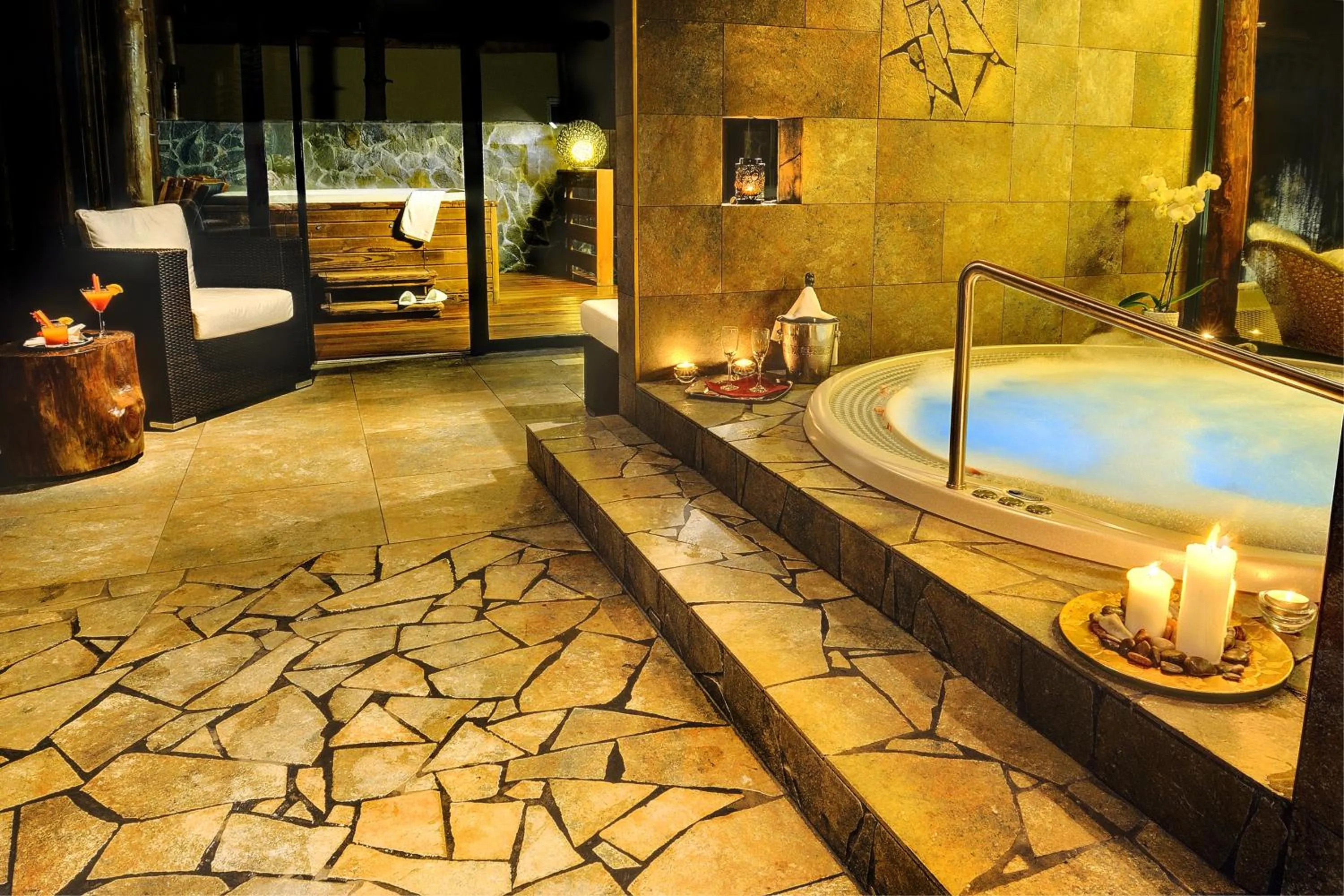 Hot Spring Bath in Tatralandia Chatky