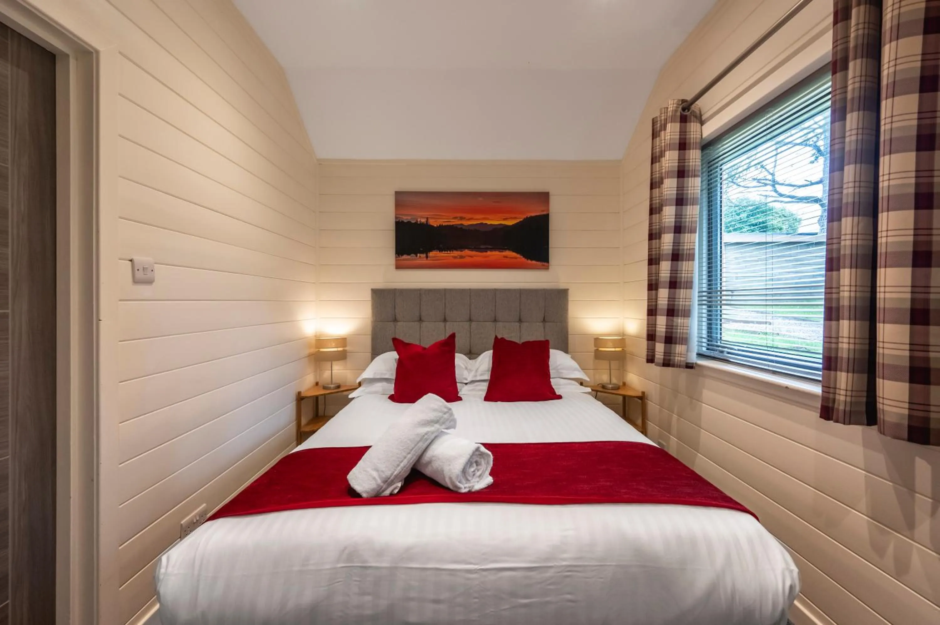 Bed in Kinnaird Woodland Lodges