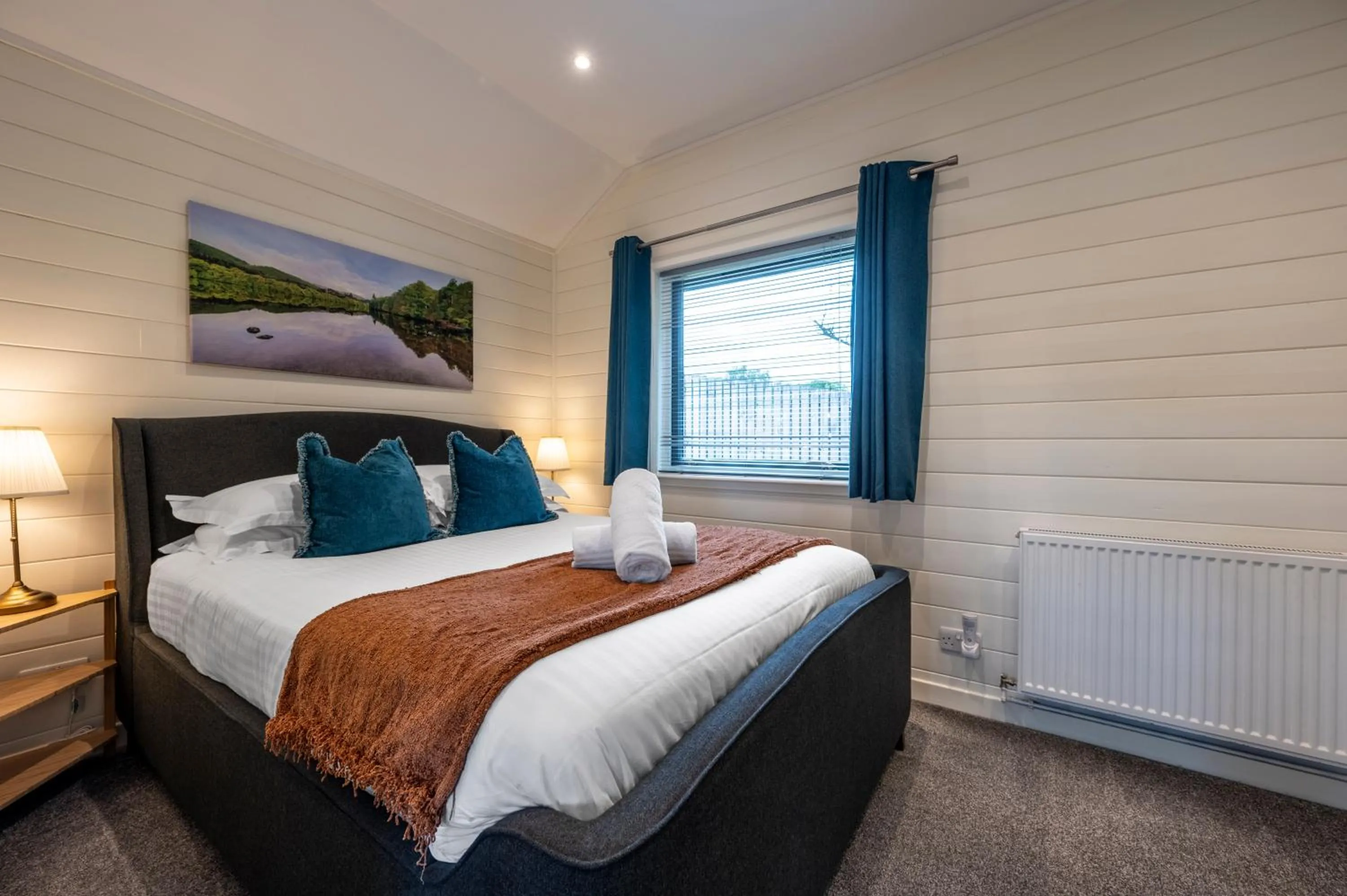 Bed in Kinnaird Woodland Lodges