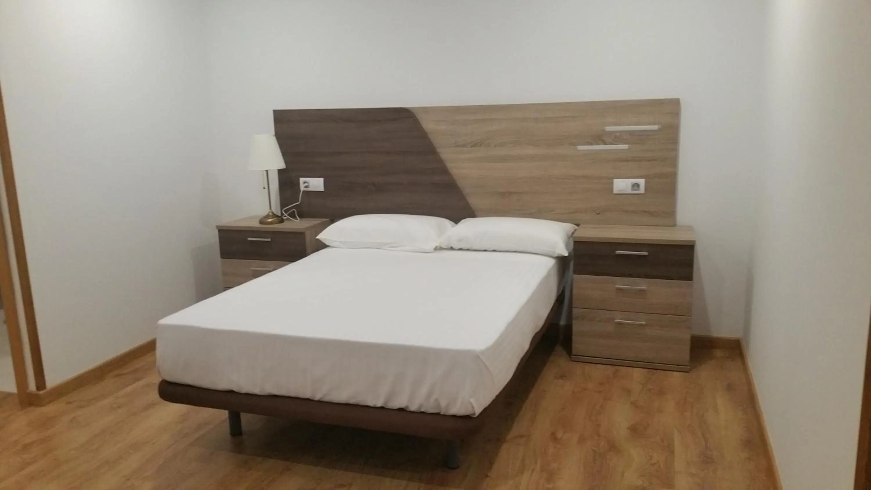 Bedroom, Bed in Fermont