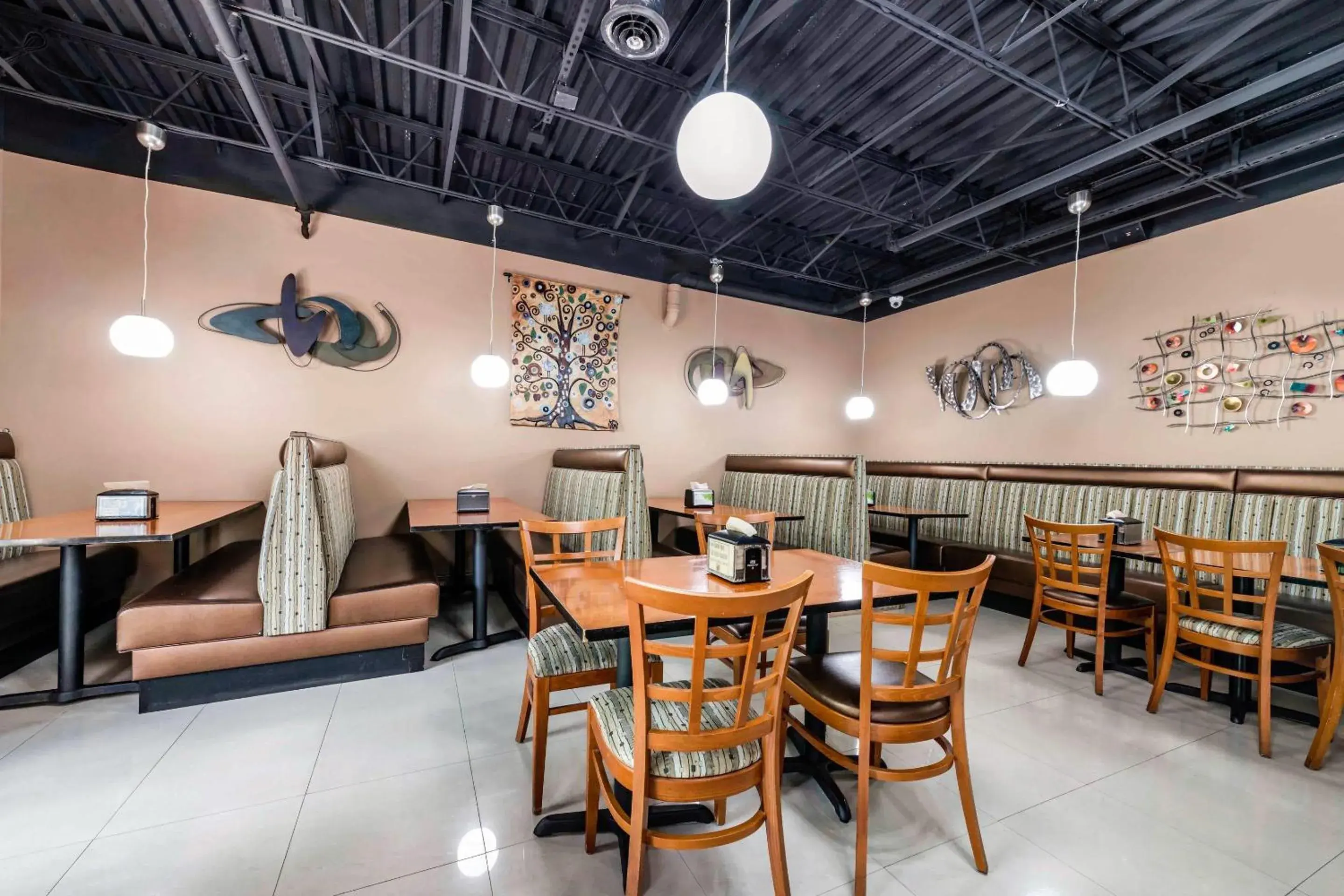 Breakfast in Rodeway Inn & Suites Fort Lauderdale Airport & Cruise Port Breakfast in Rodeway Inn & Suites Fort Lauderdale Airport & Cruise Port