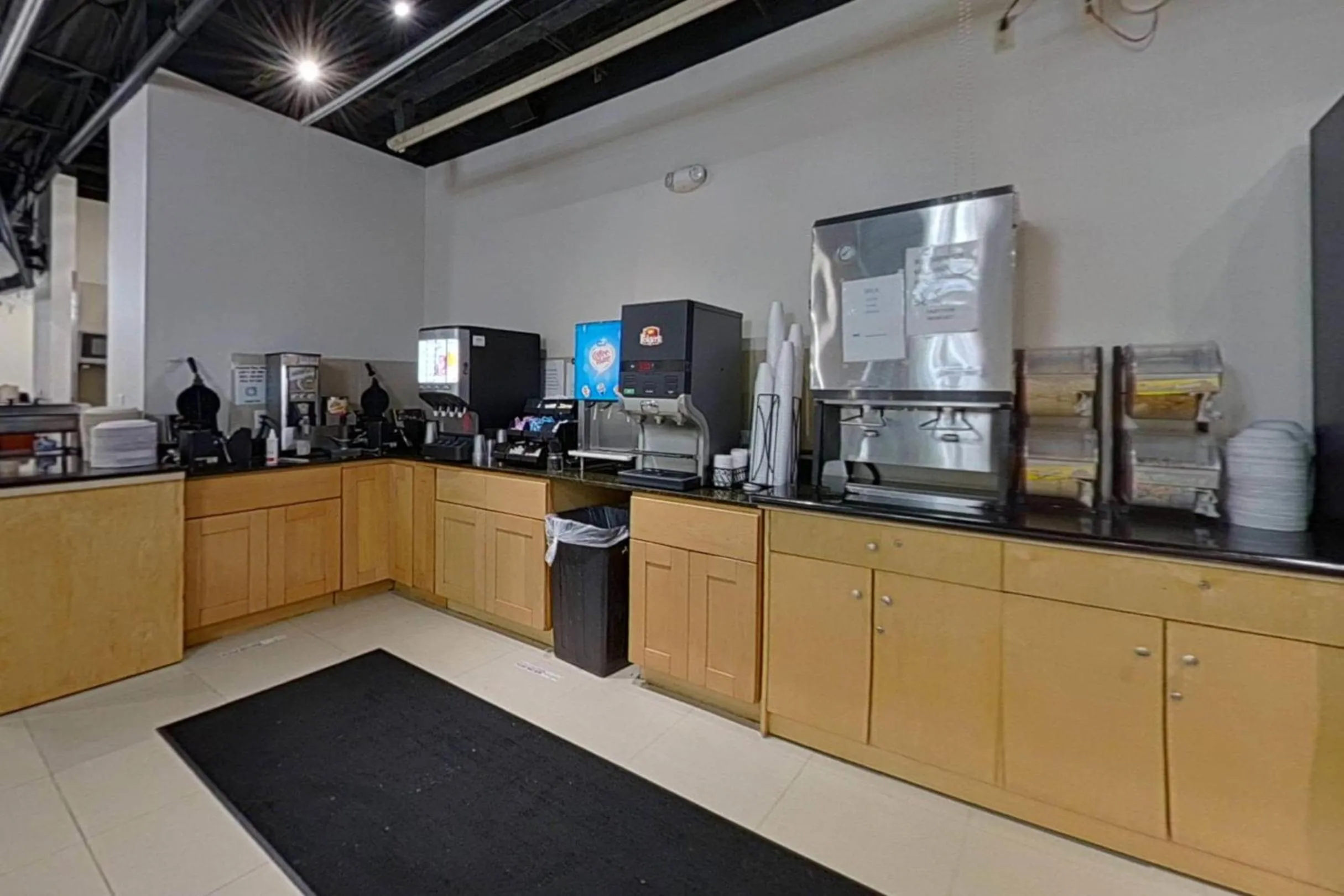 Breakfast in Rodeway Inn & Suites Fort Lauderdale Airport & Cruise Port